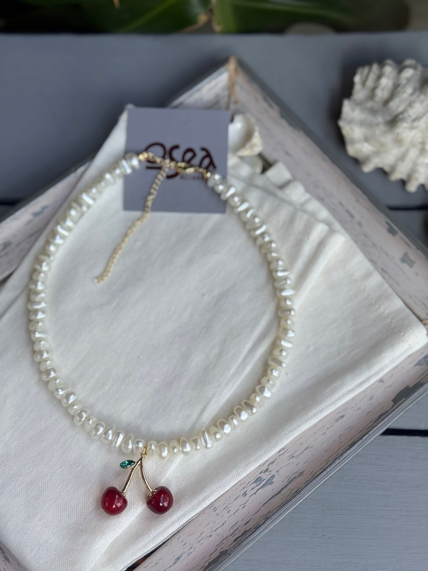 Choker perlas irregulares dije cerezas
