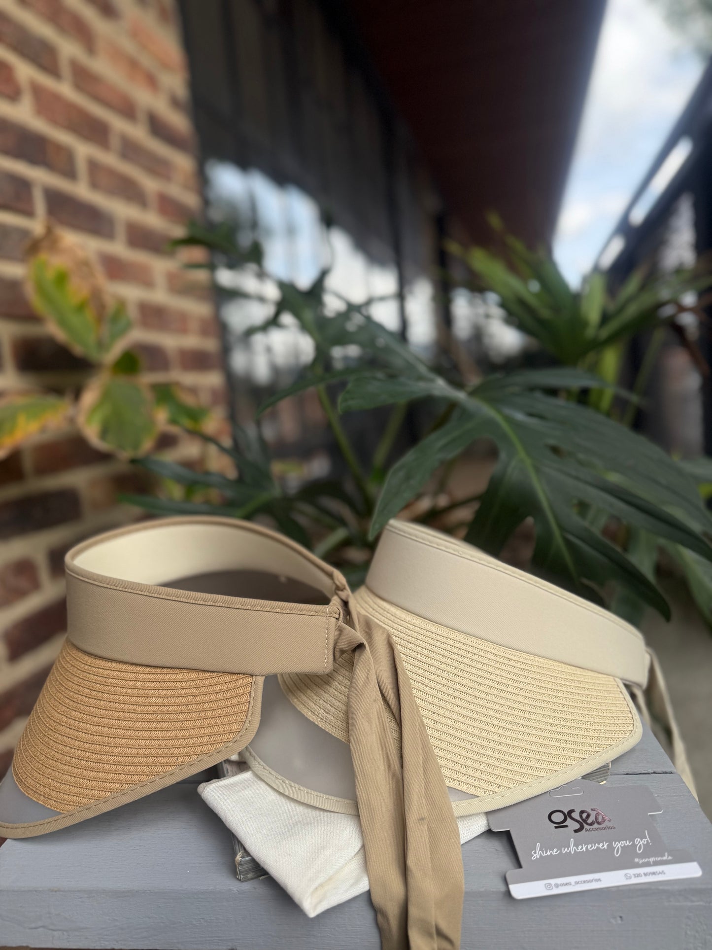Visera ancha con vinilo