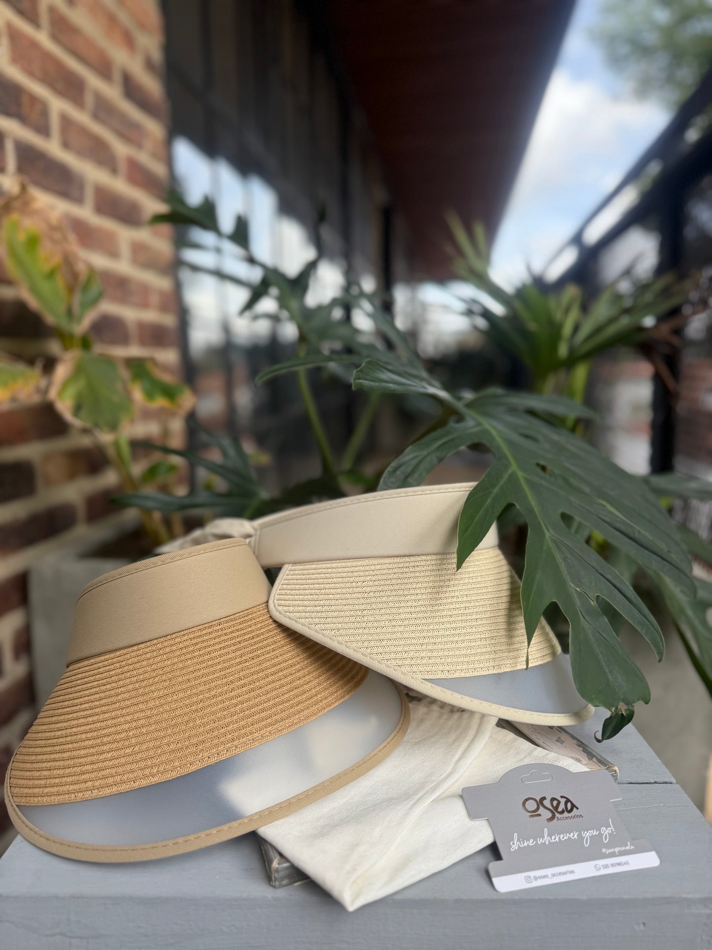 Visera ancha con vinilo