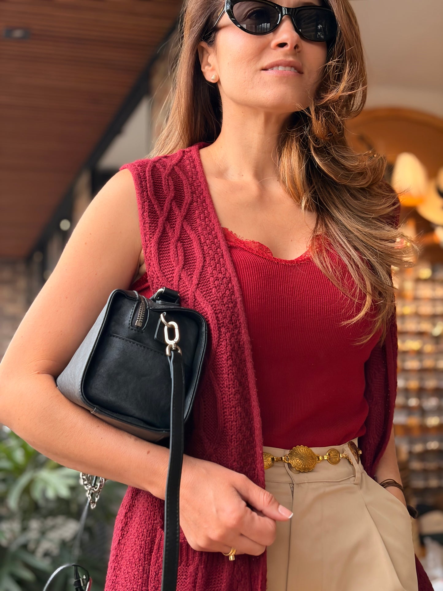 Bolso manos libres tipo baúl