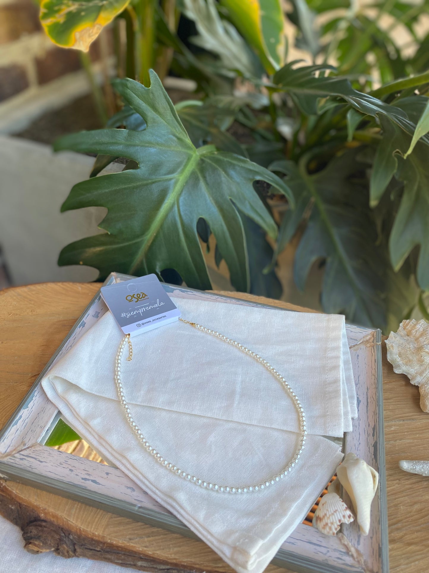 Collar tipo choker en perla plástica