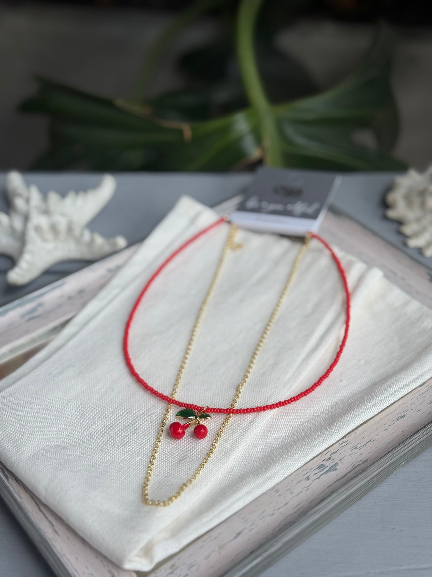 Collar doble mostacillas dije cerezas