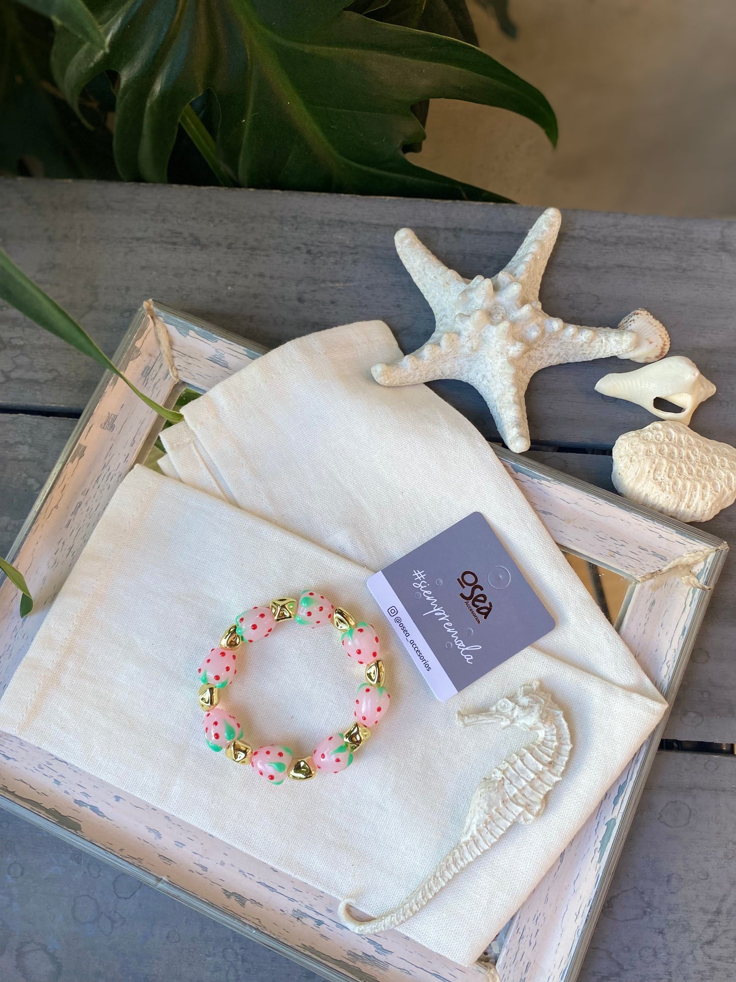 Pulsera resortada de fresas