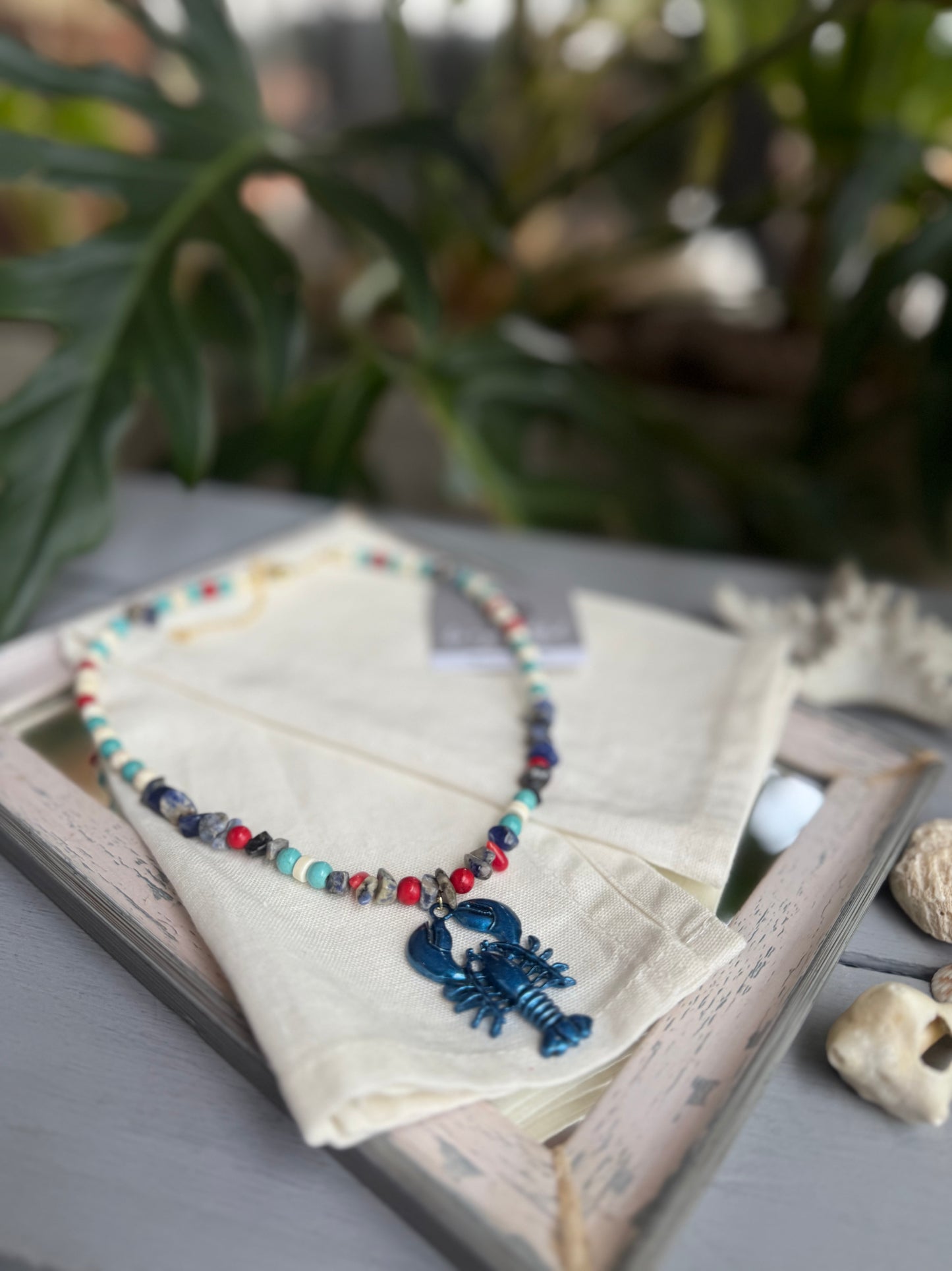 Collar piedras y langosta colores
