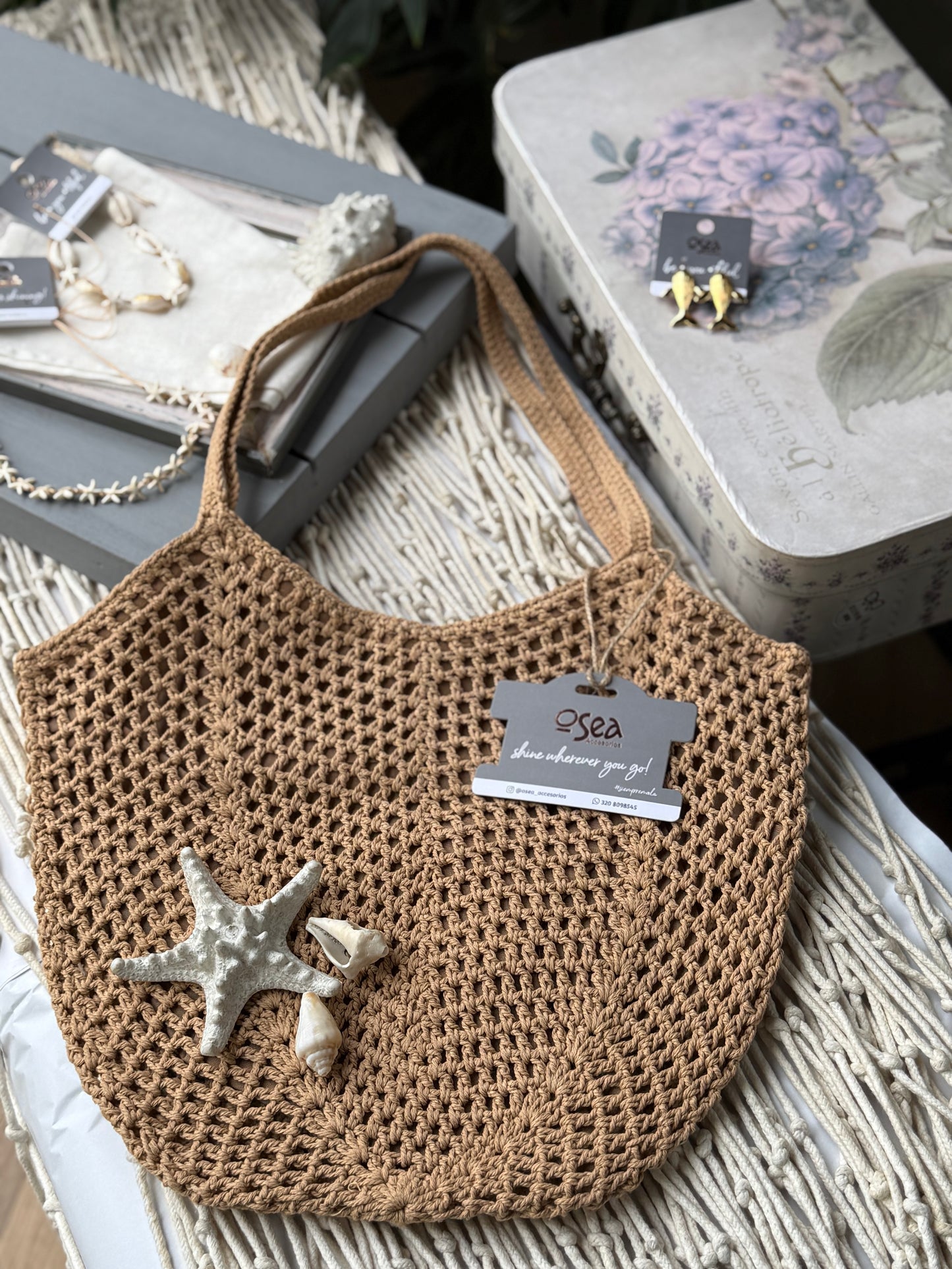 Bolso playero tejido en crochet