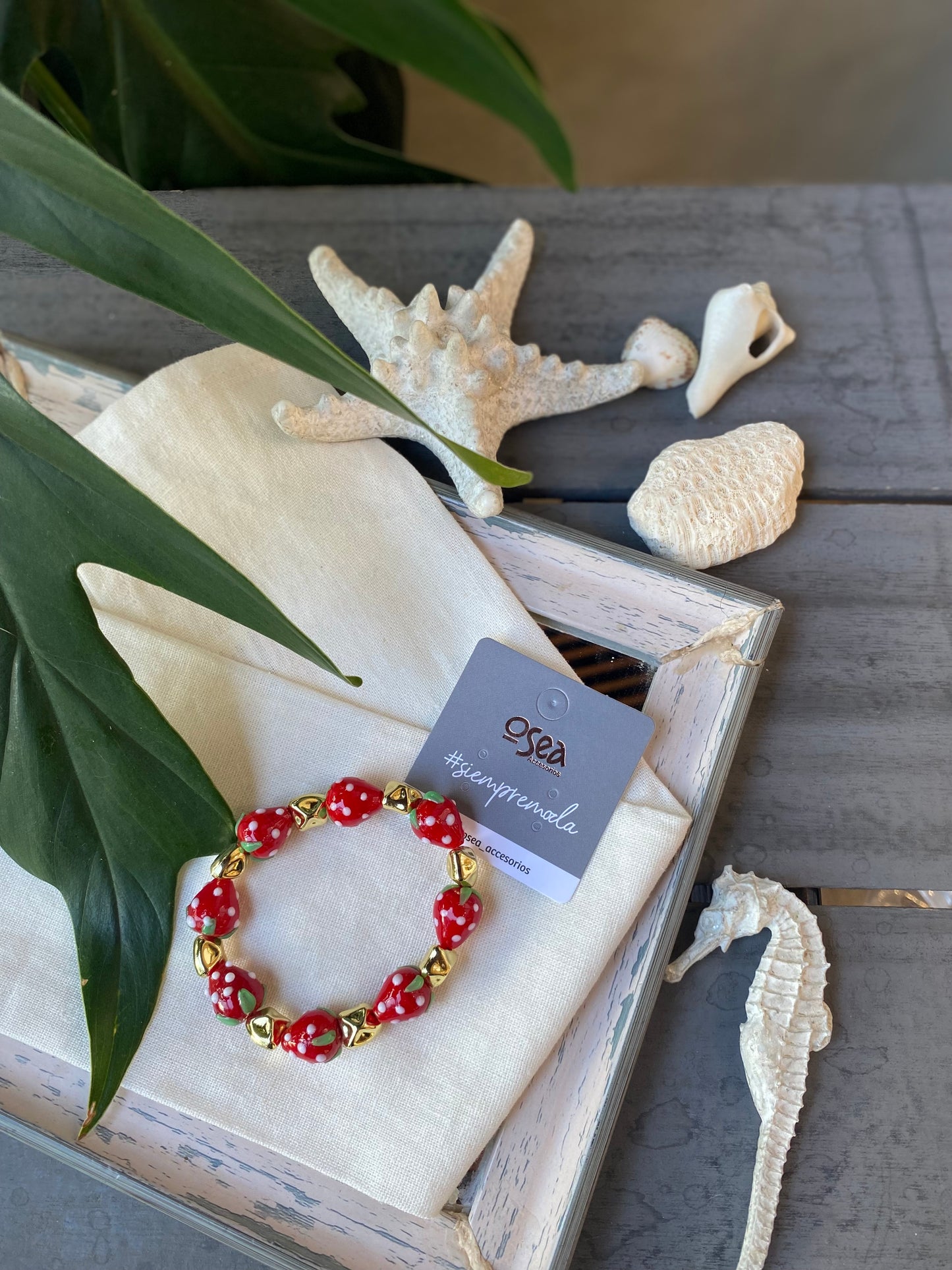 Pulsera resortada de fresas