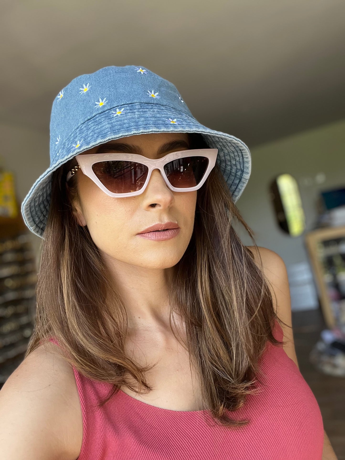 Gorro de margaritas tipo bucket hat