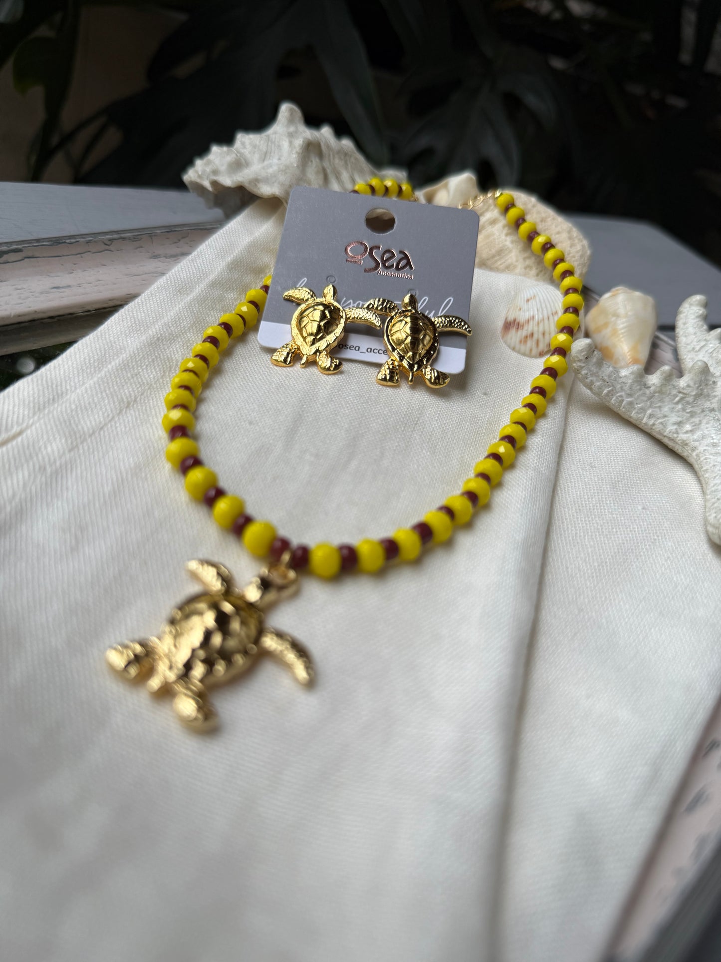 Collar amarillo tortuga de mar