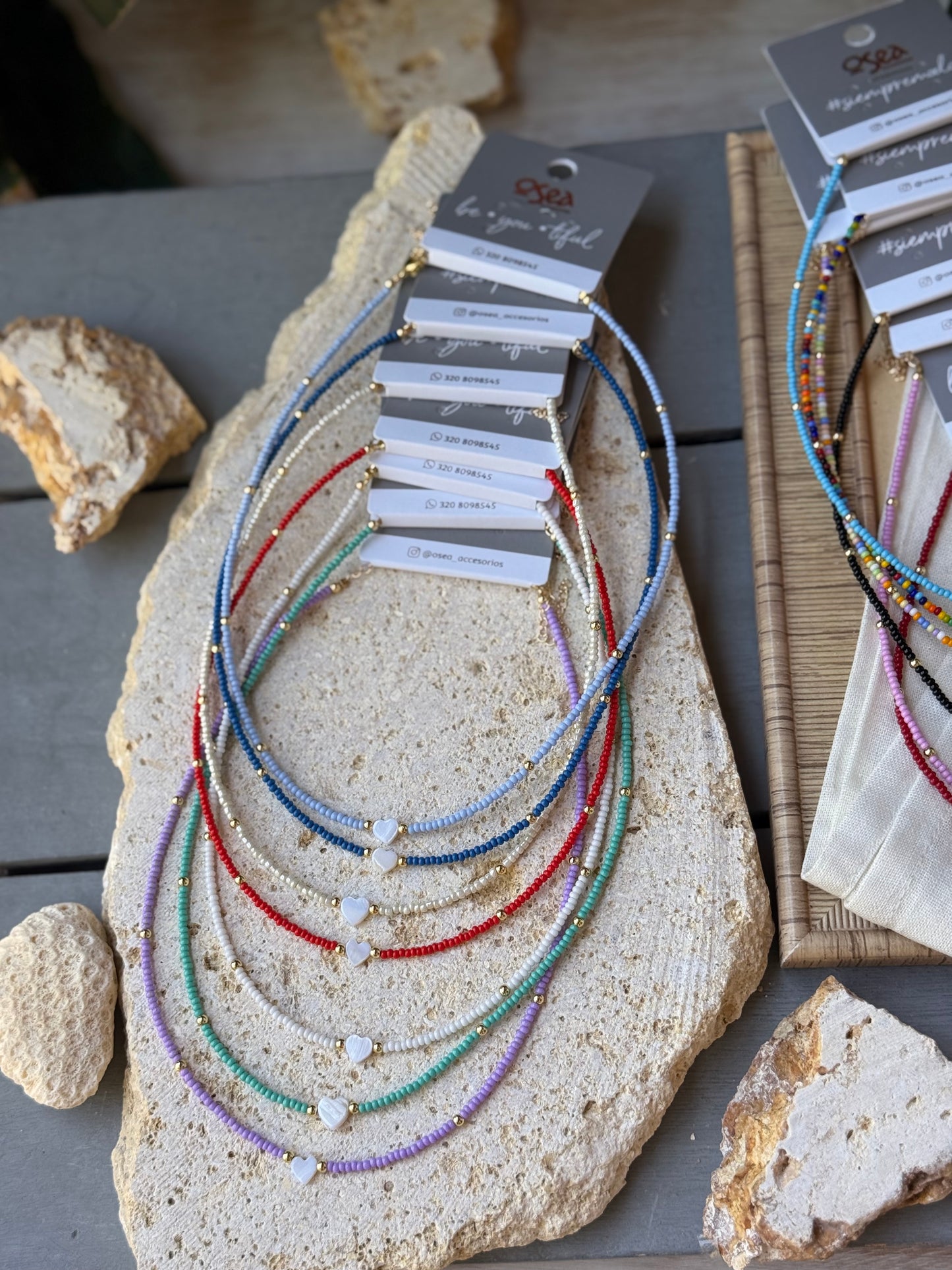 Choker mostacilla corazón nacar
