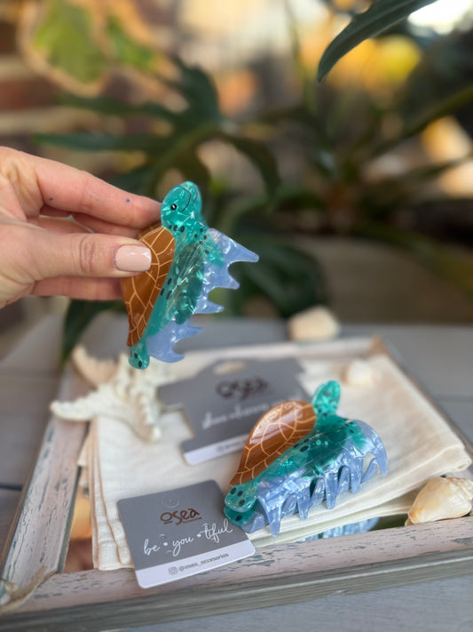 Caimán tortuga marina en nácar