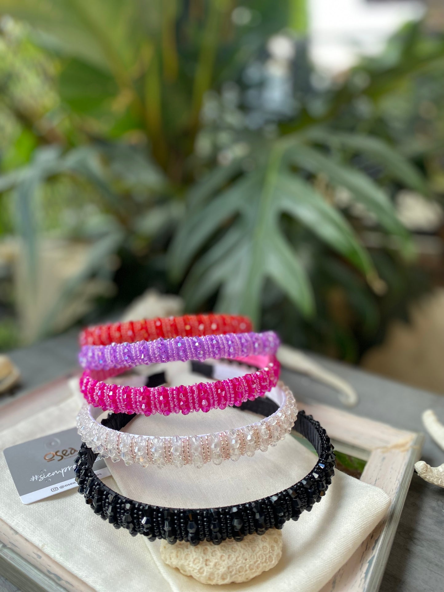 Diadema de piedras en fantasía