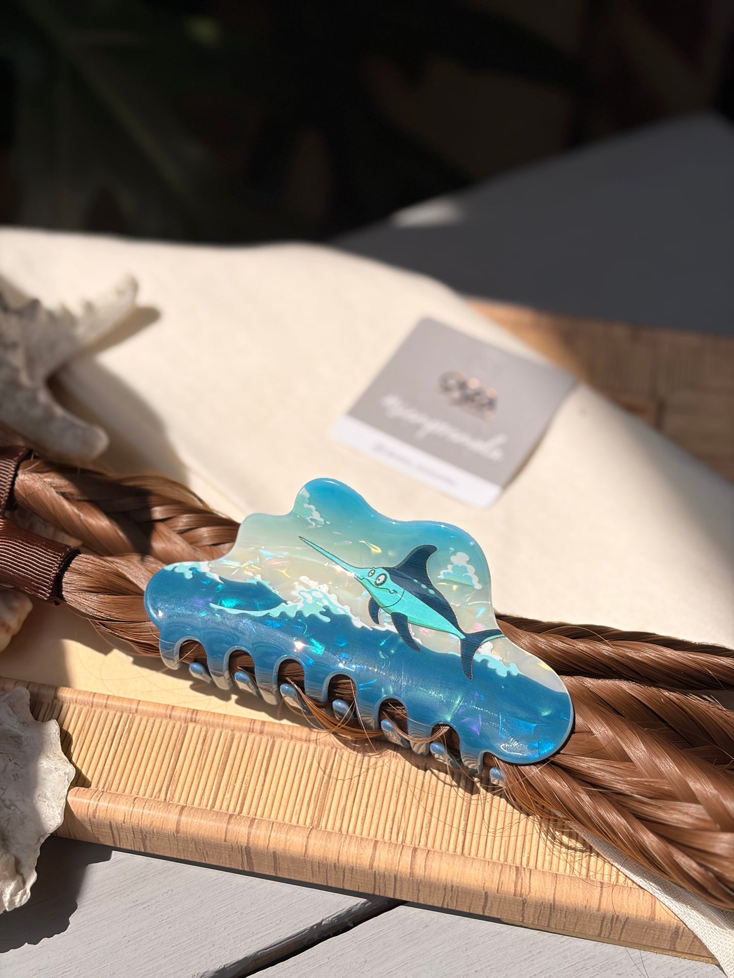 Caimán hair clip pez espada tipo nácar