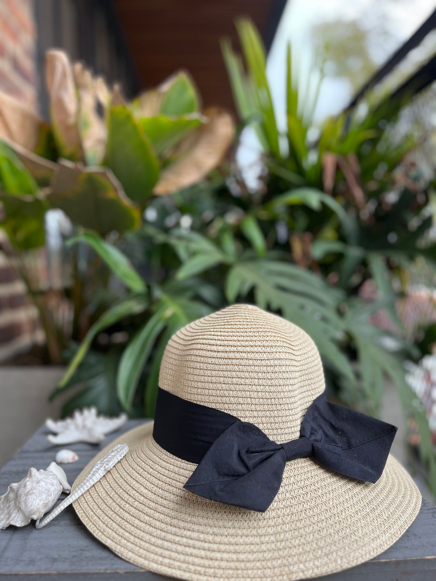 Sombrero moño cinta negra