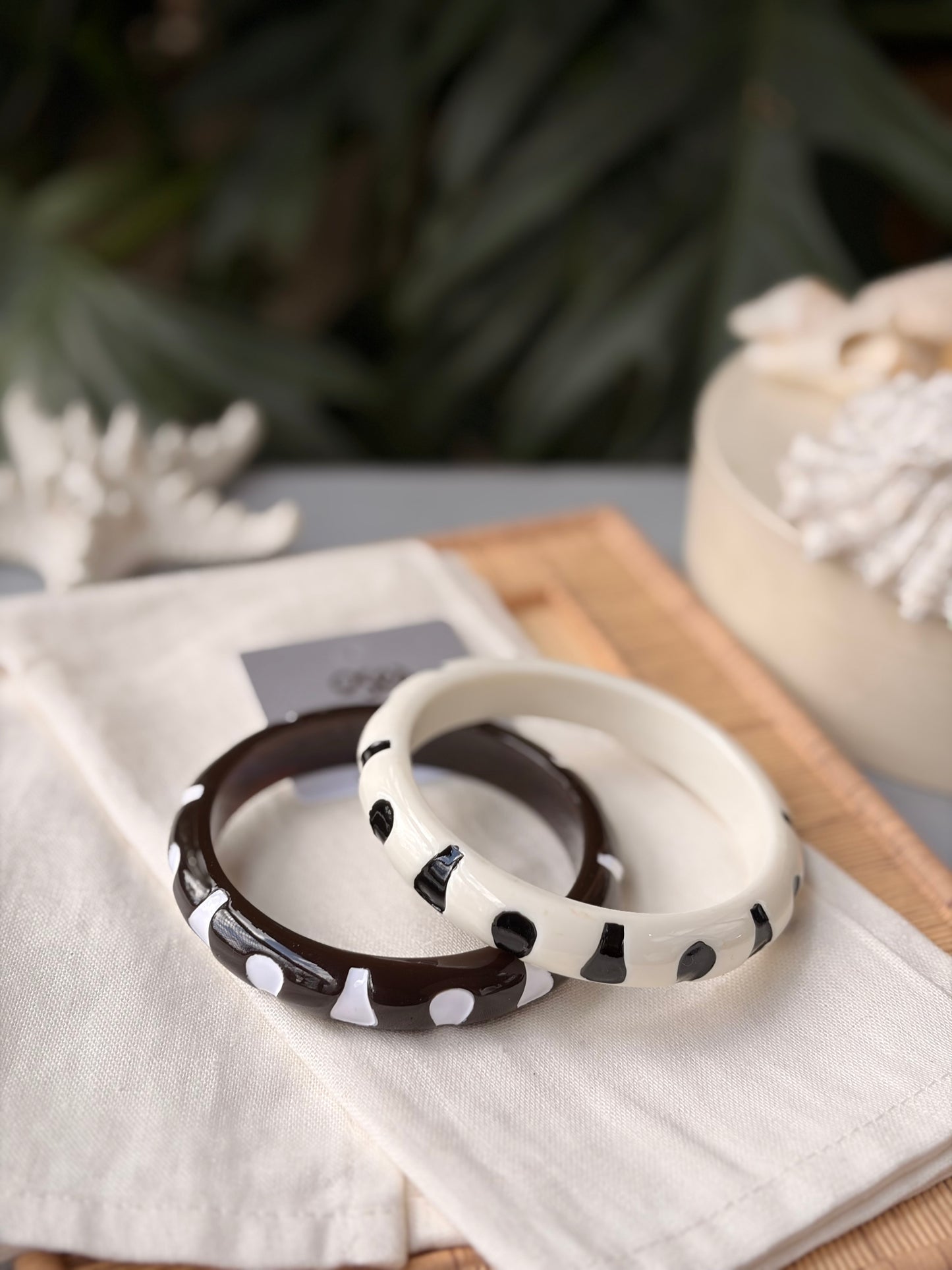 Pulsera africana en resina