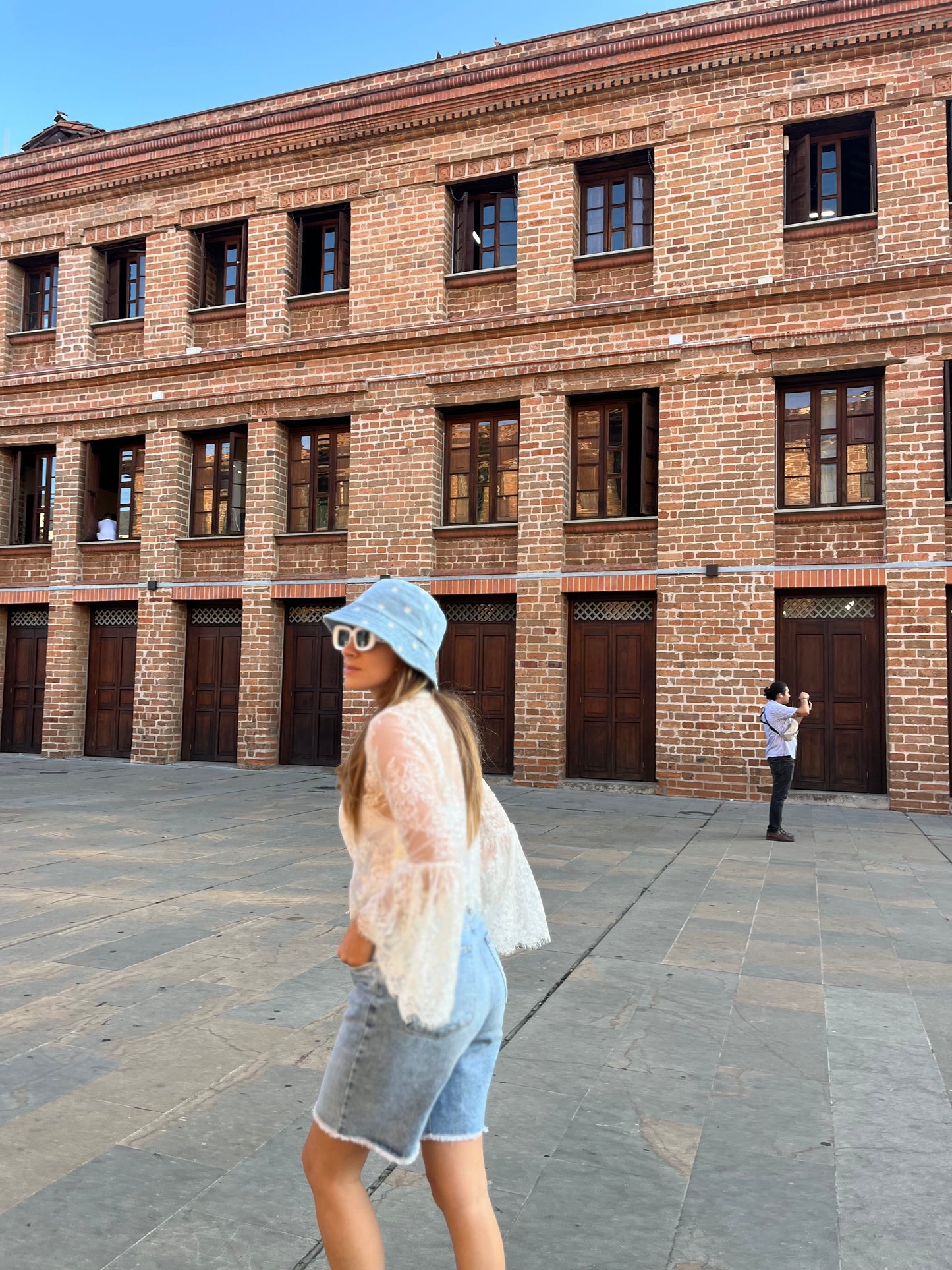 Gorro de margaritas tipo bucket hat