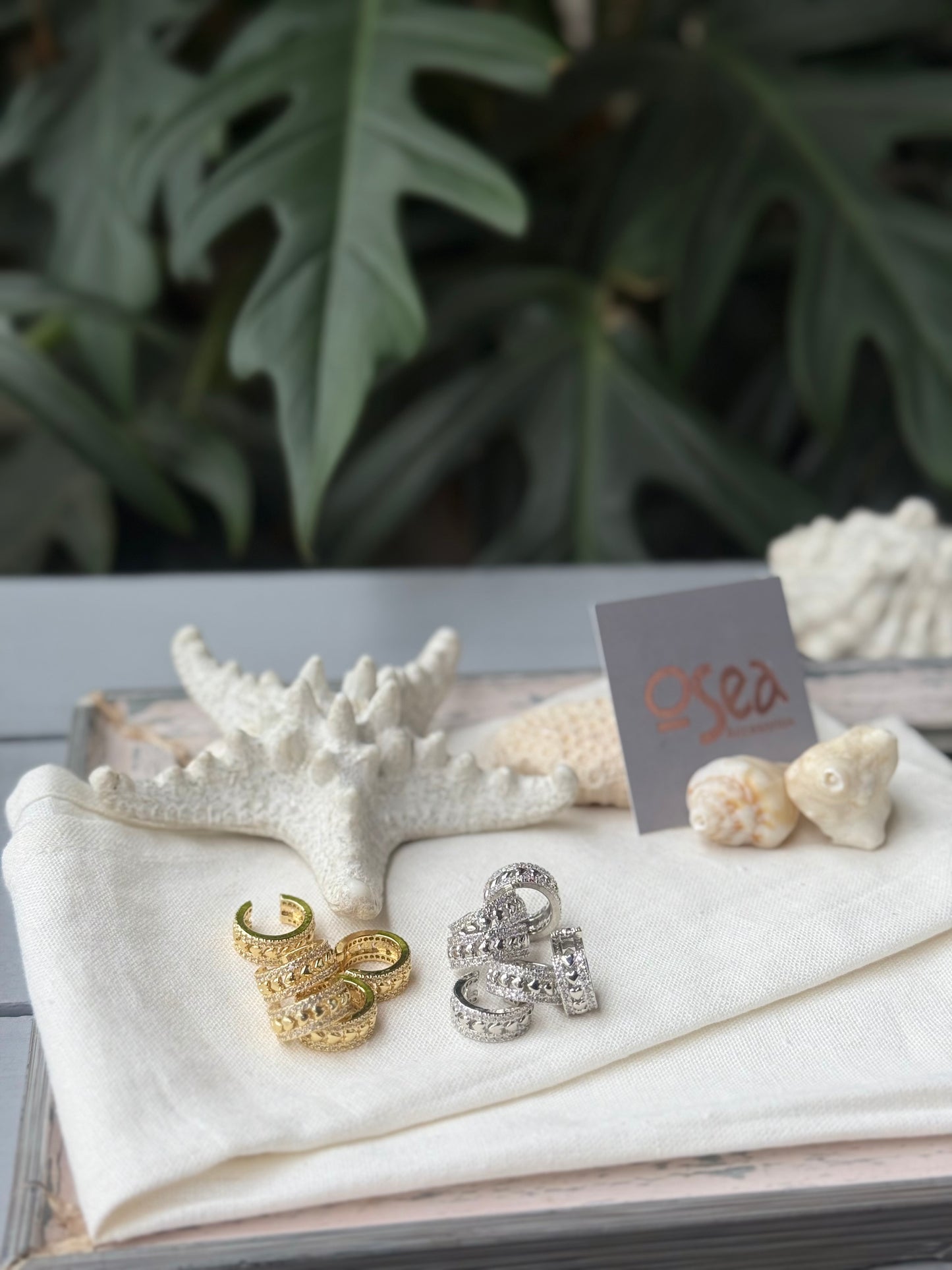 Earcuff corazones y piedras laterales