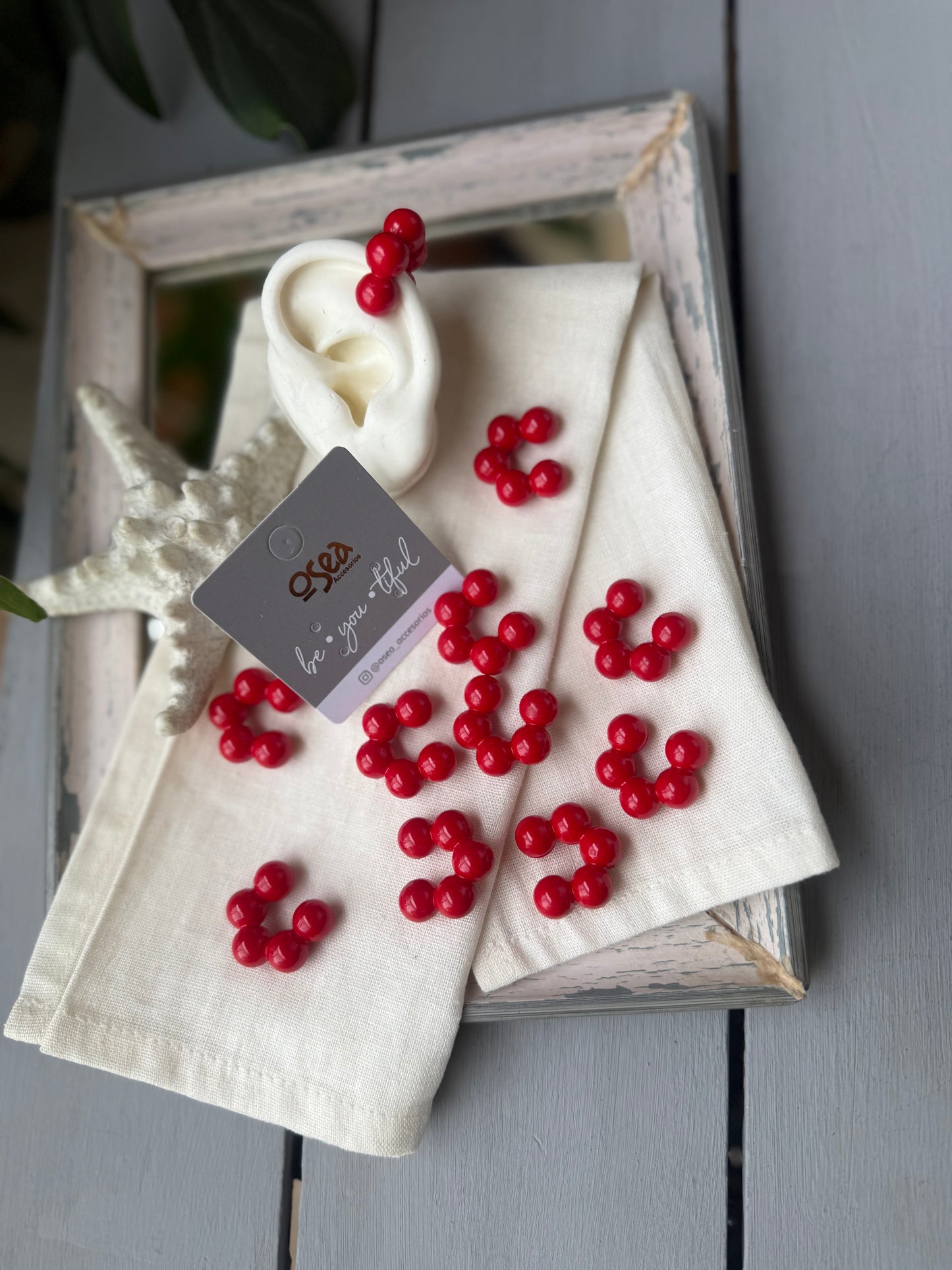 Earcuff bolas rojas