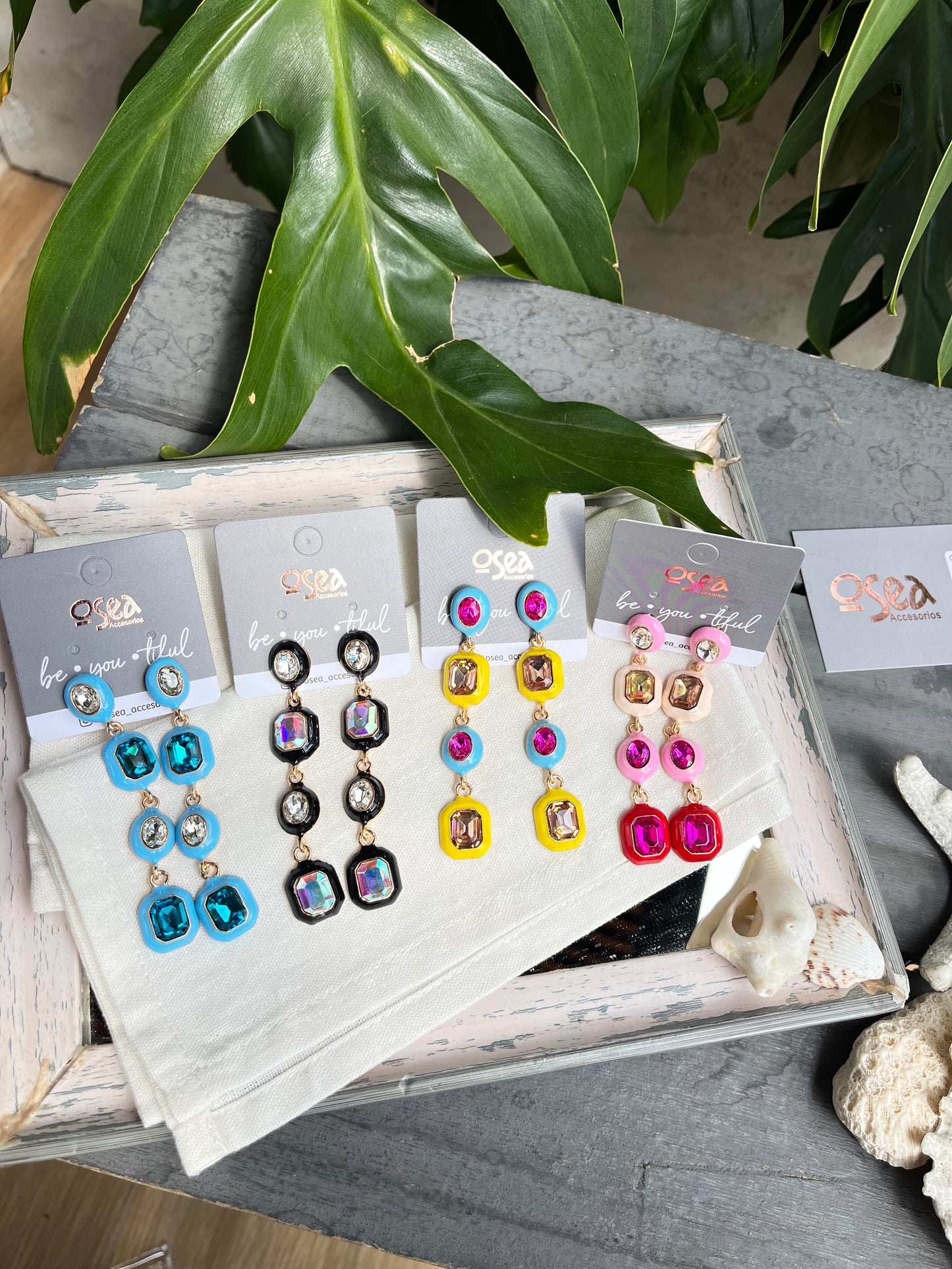 Arete colores en fantasía