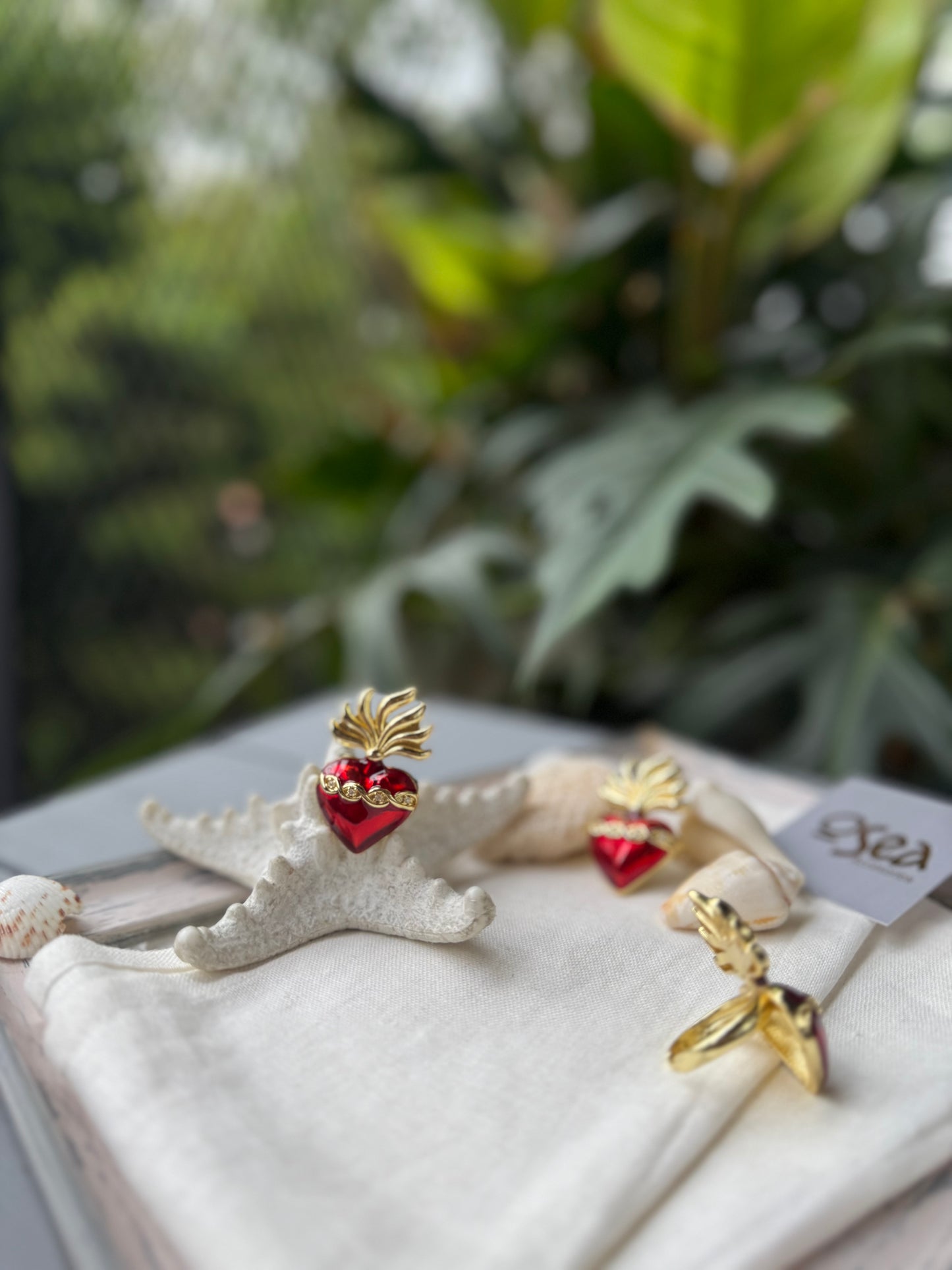 Anillo de corazón en llamas ajustable