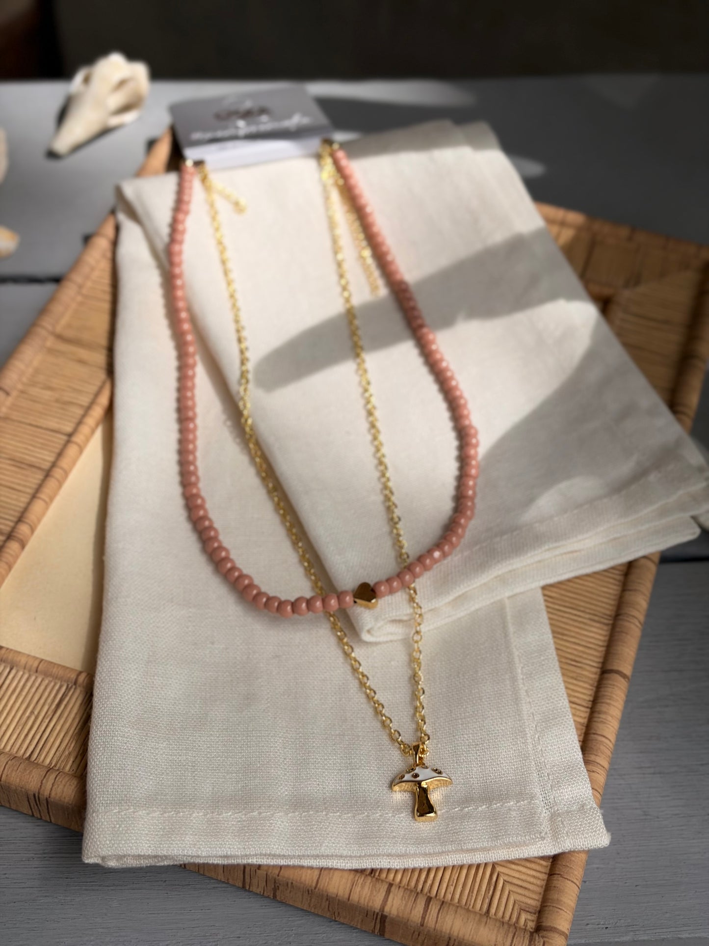 Collar doble con dije de hongo