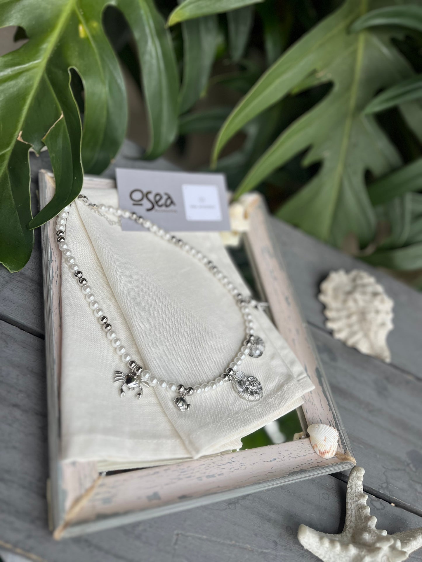 Collar corto plateado dijes marinos