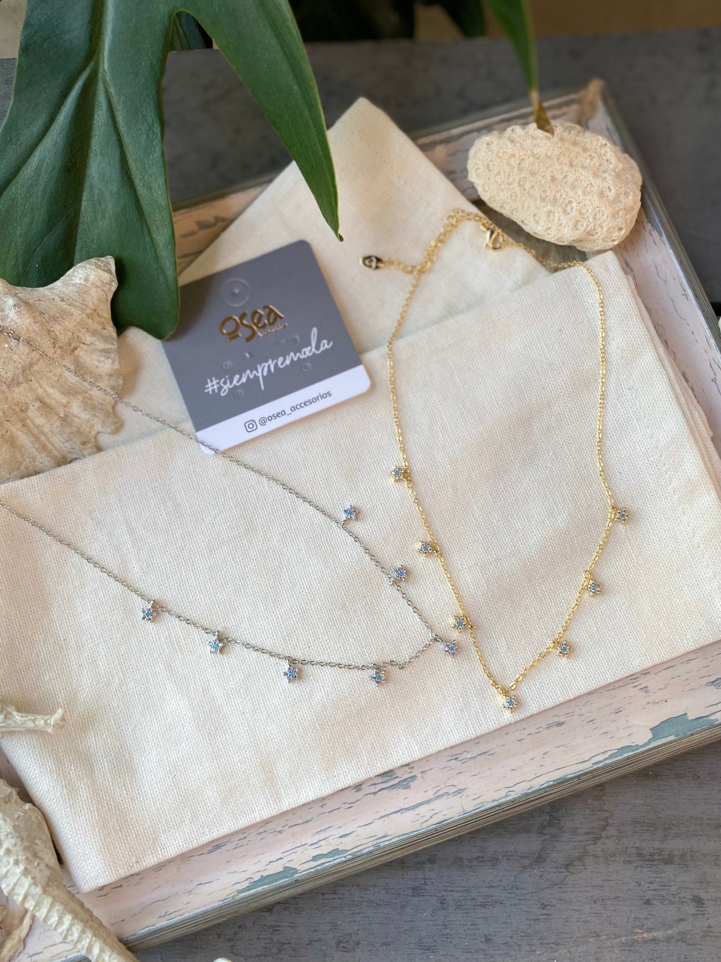 Choker rodinado de estrellas con piedras
