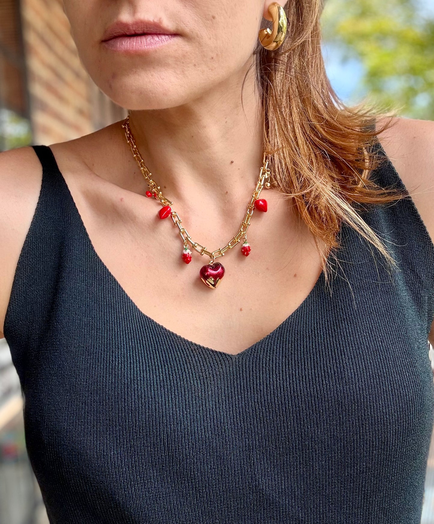 Cadena rodinada dijes de corazón frutas.
