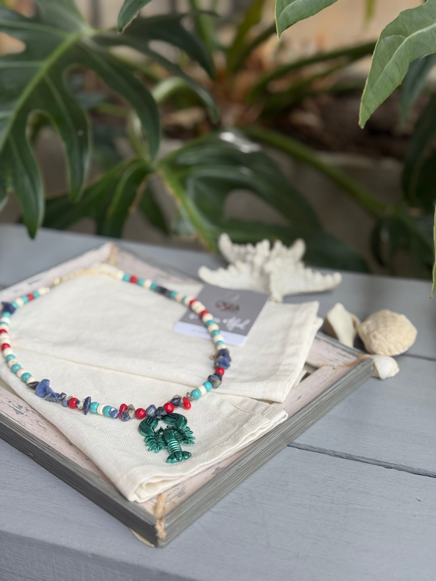 Collar piedras y langosta colores