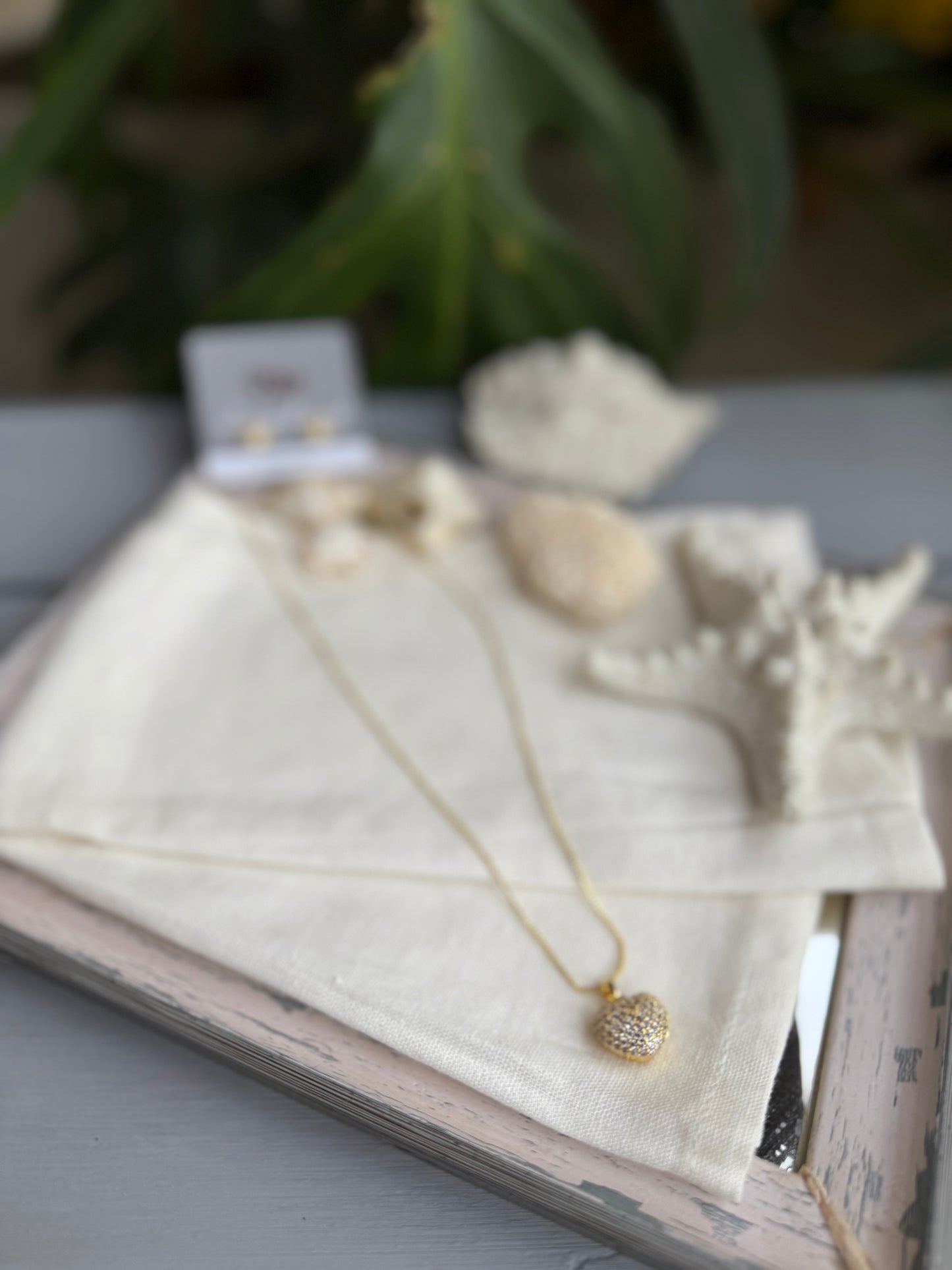 Set cadena y topos rodinados corazón y piedras