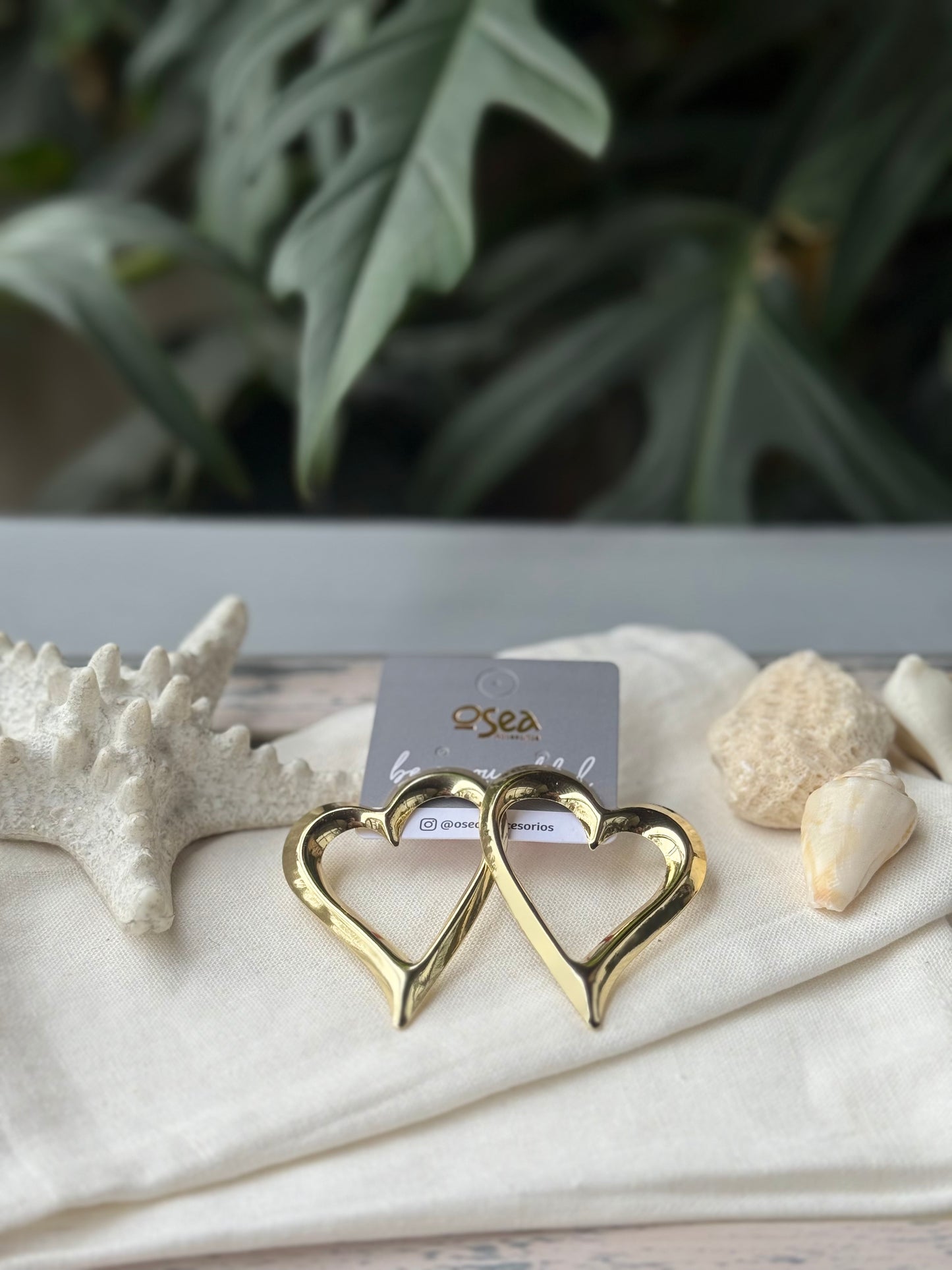 Topos corazón silueta oro golfied