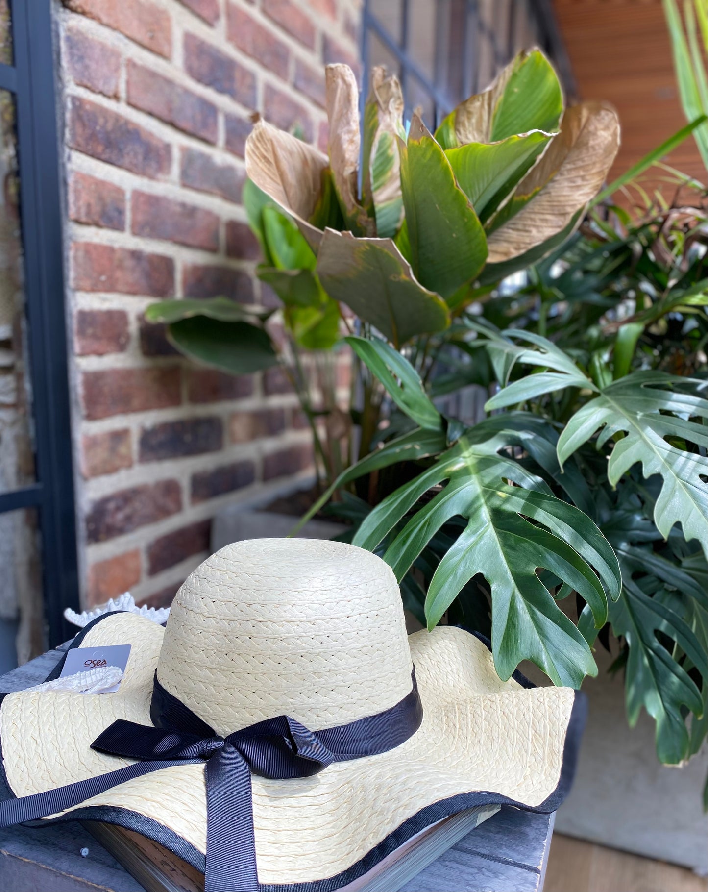 Sombrero ondulado en imitación palma natural