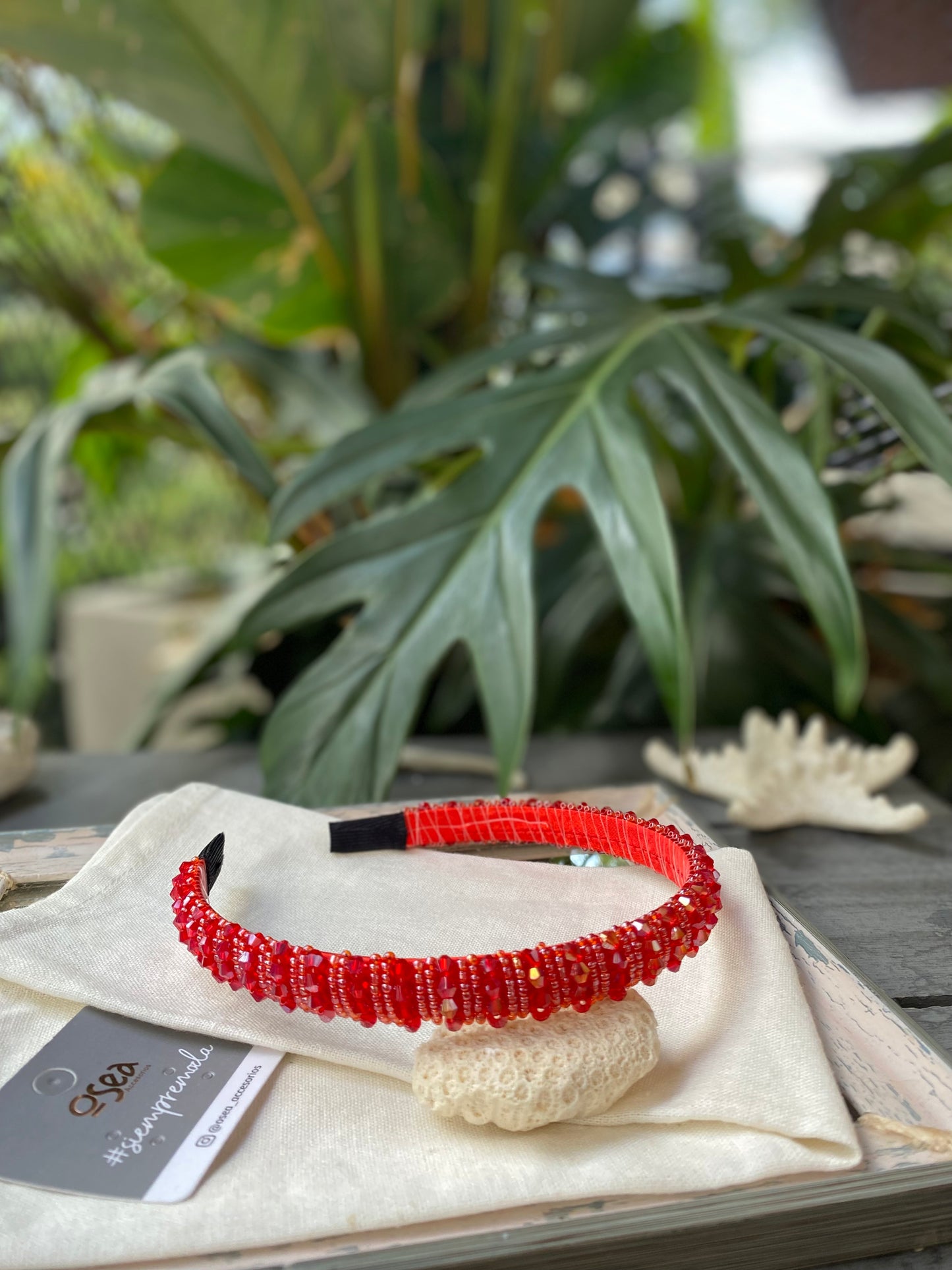 Diadema de piedras en fantasía