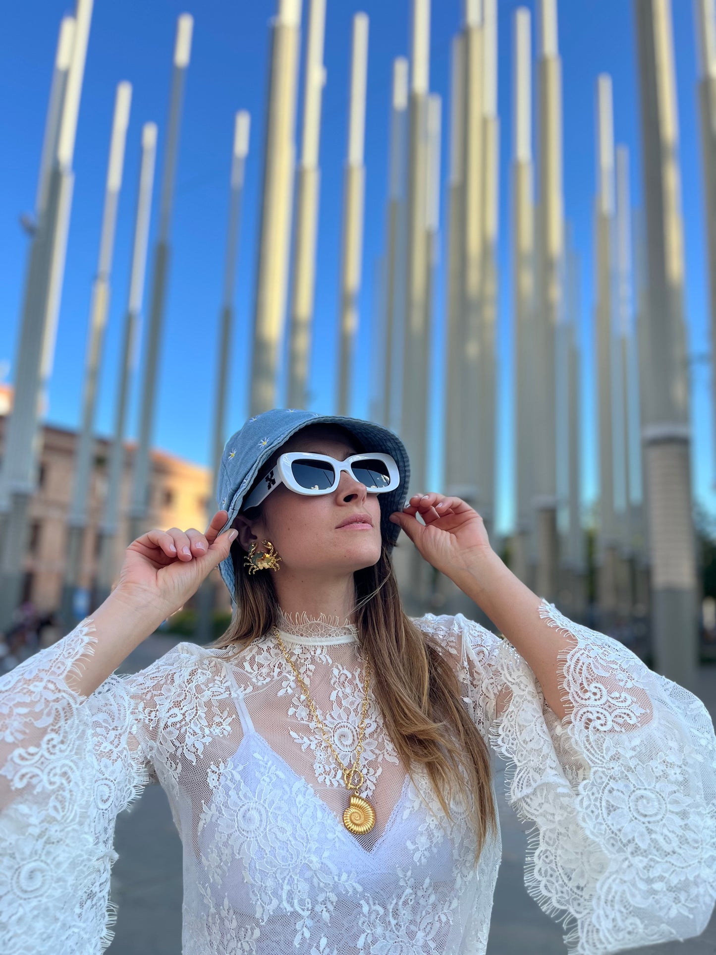 Gorro de margaritas tipo bucket hat