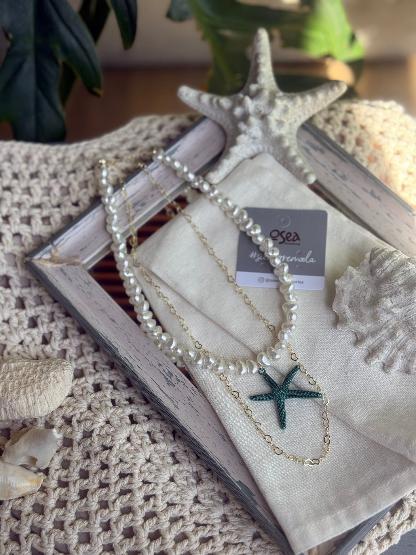 Collar doble piedra irregular dije estrella verde