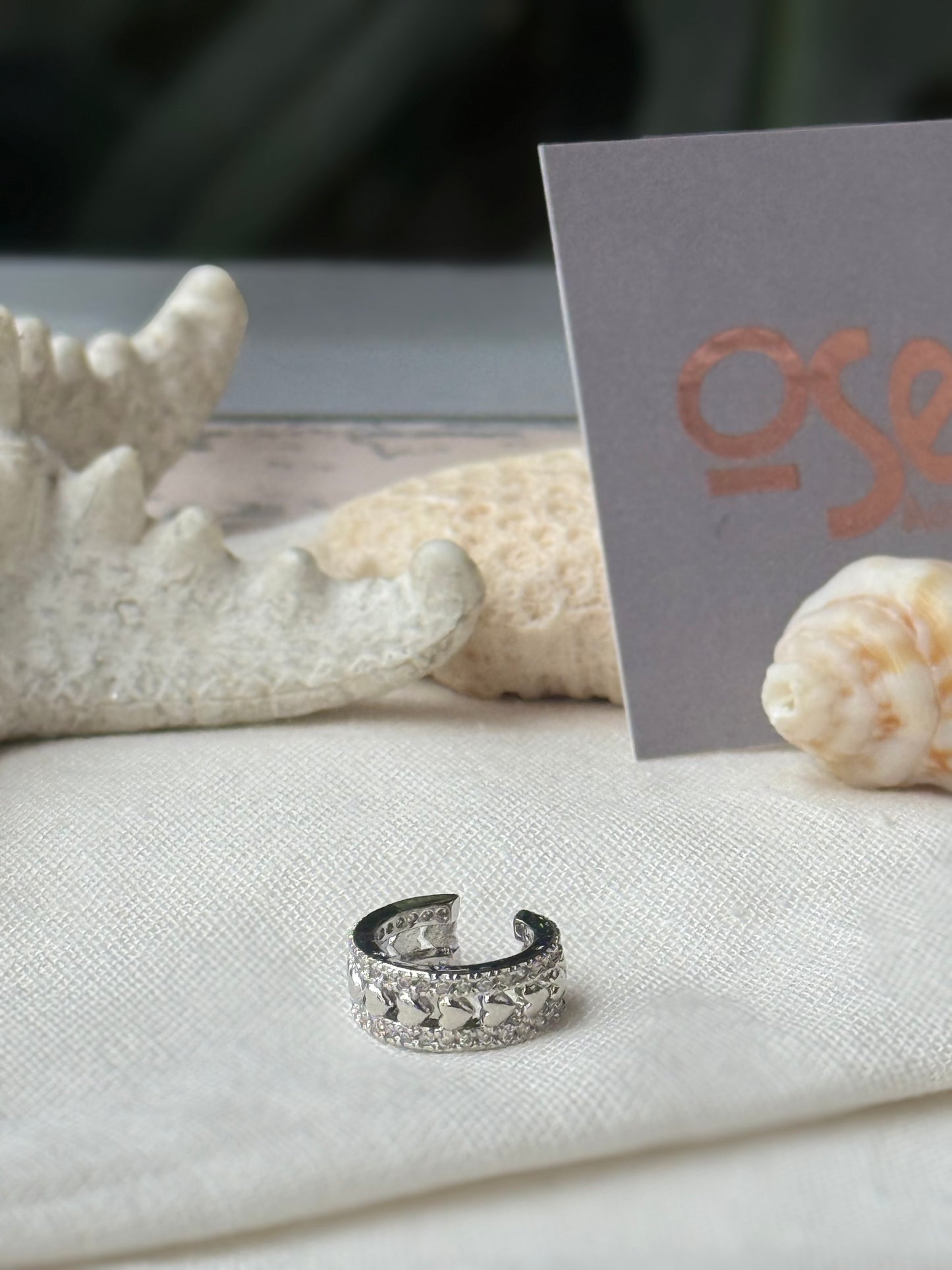 Earcuff corazones y piedras laterales