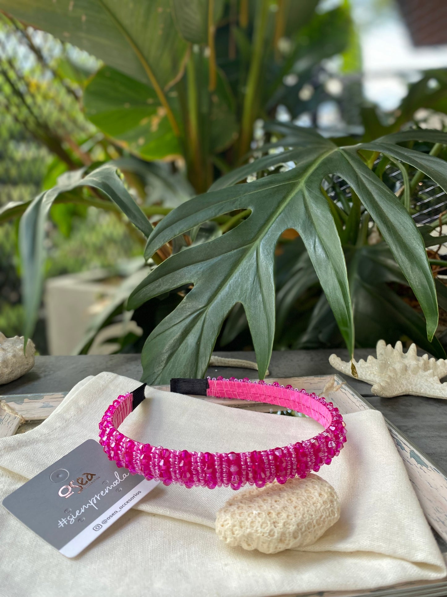 Diadema de piedras en fantasía