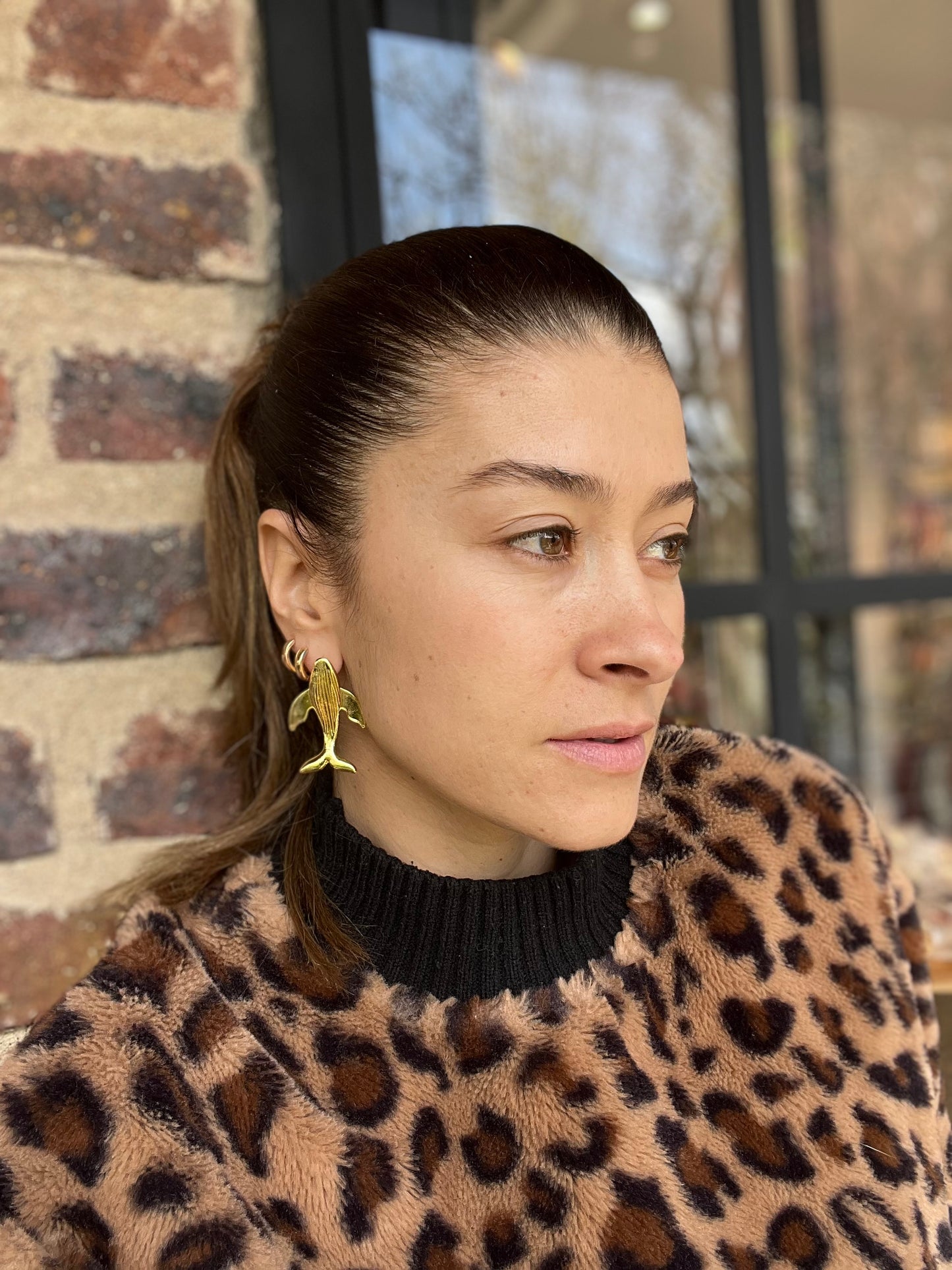 Arete topo de ballena con baño de oro 24k