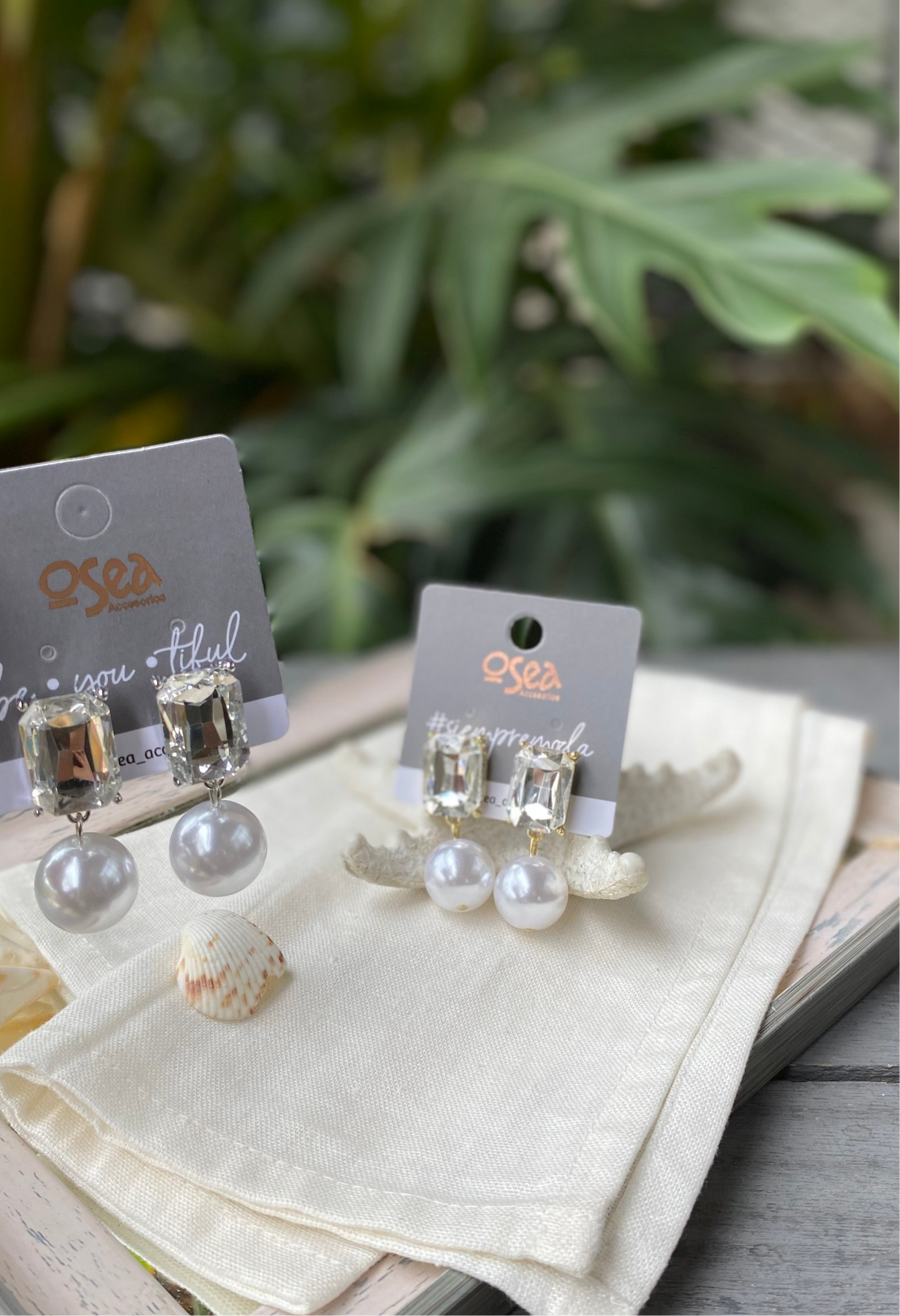 Aretes con piedra grande y perla