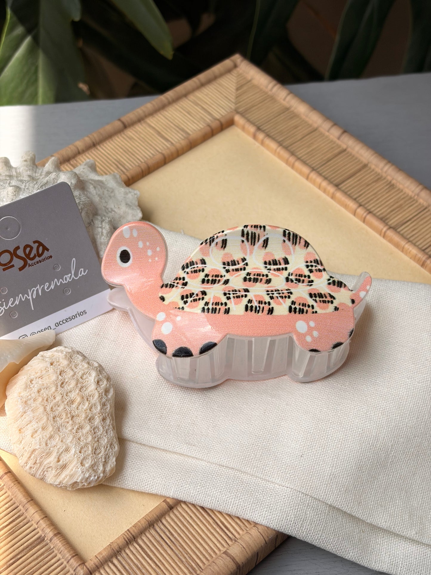 Caimán hair clip tortuga en pasta