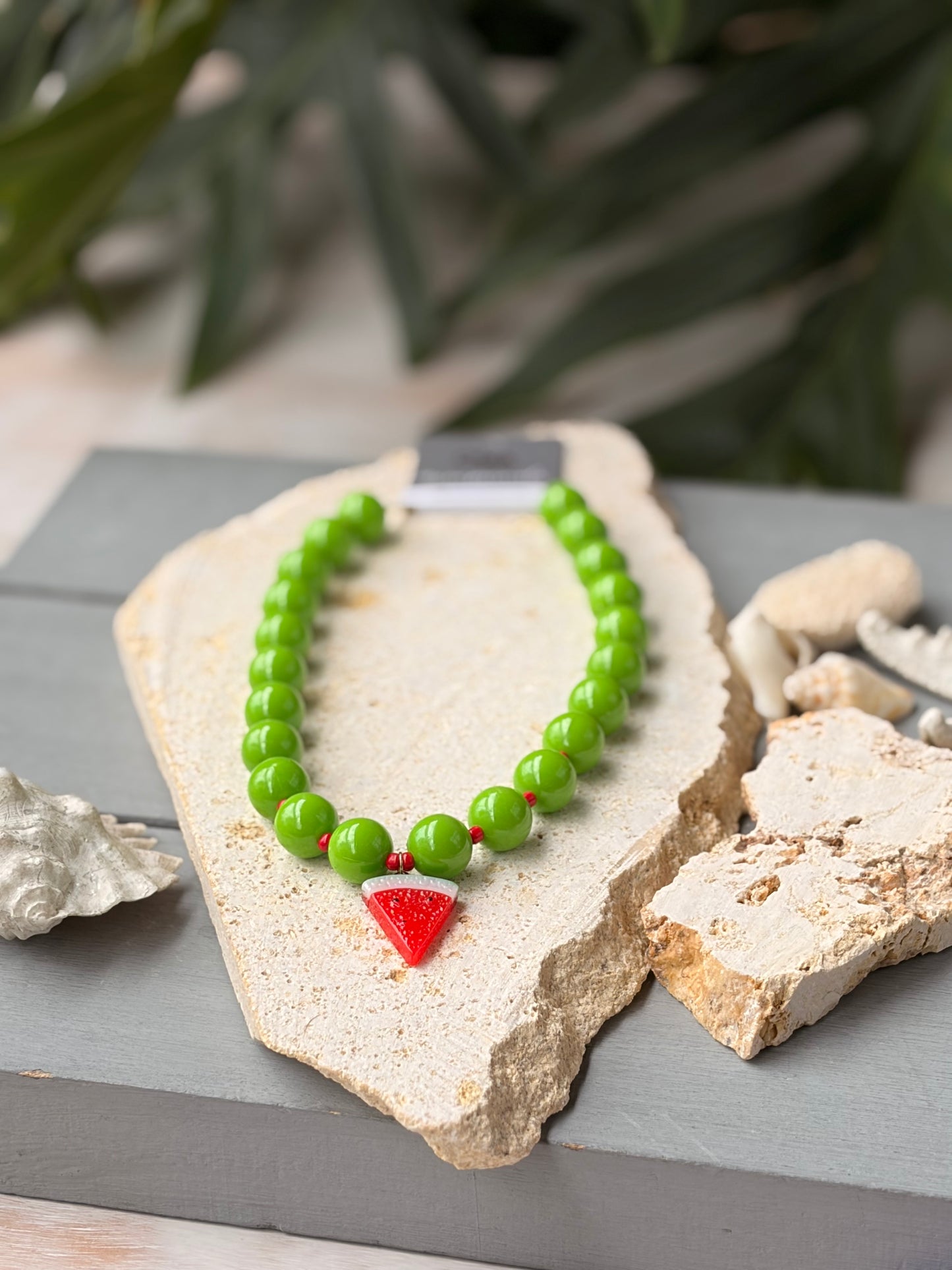 Collar bolas verdes dije sandía
