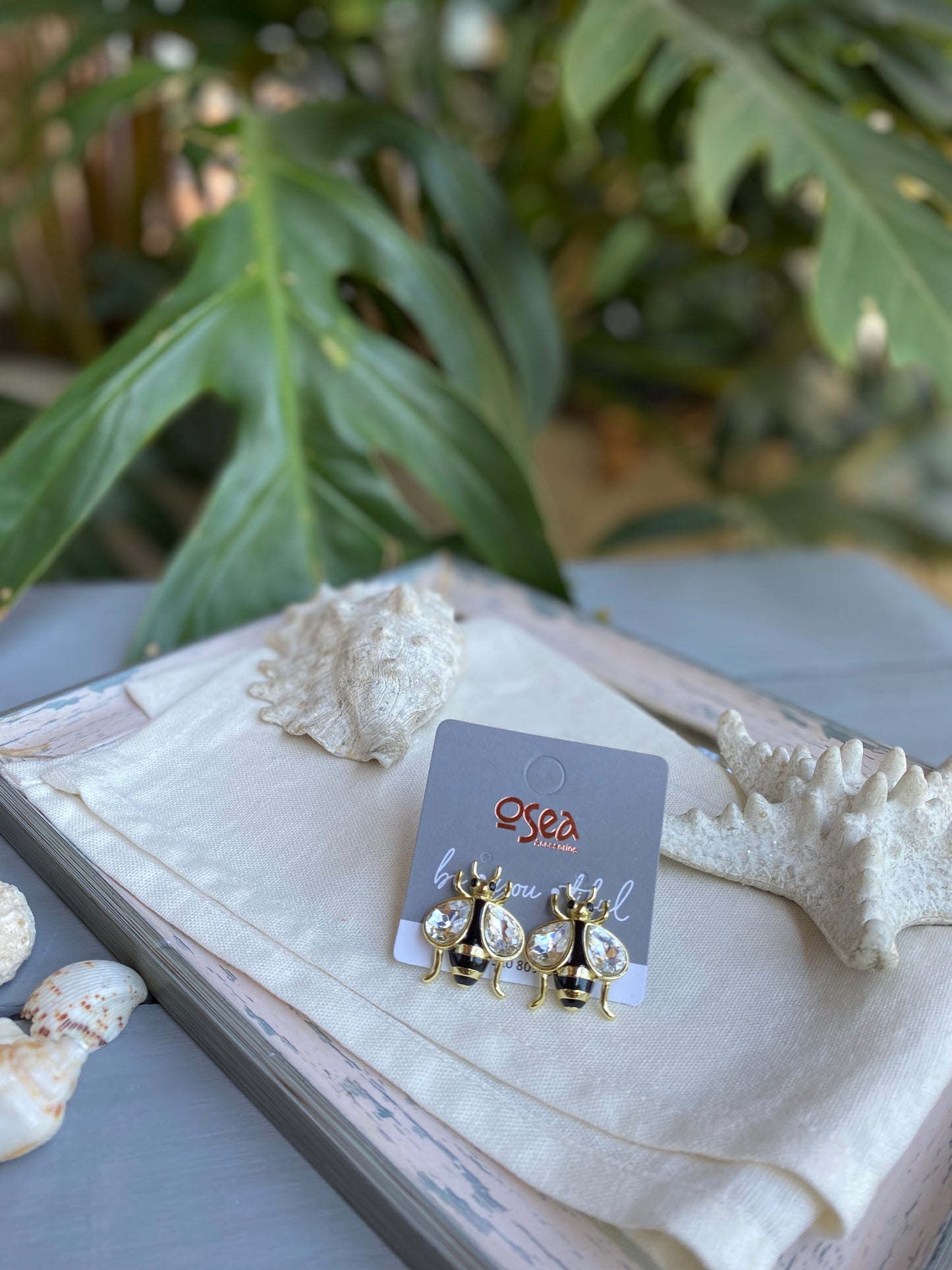 Topos rodinados de abeja con piedra tipo cristal