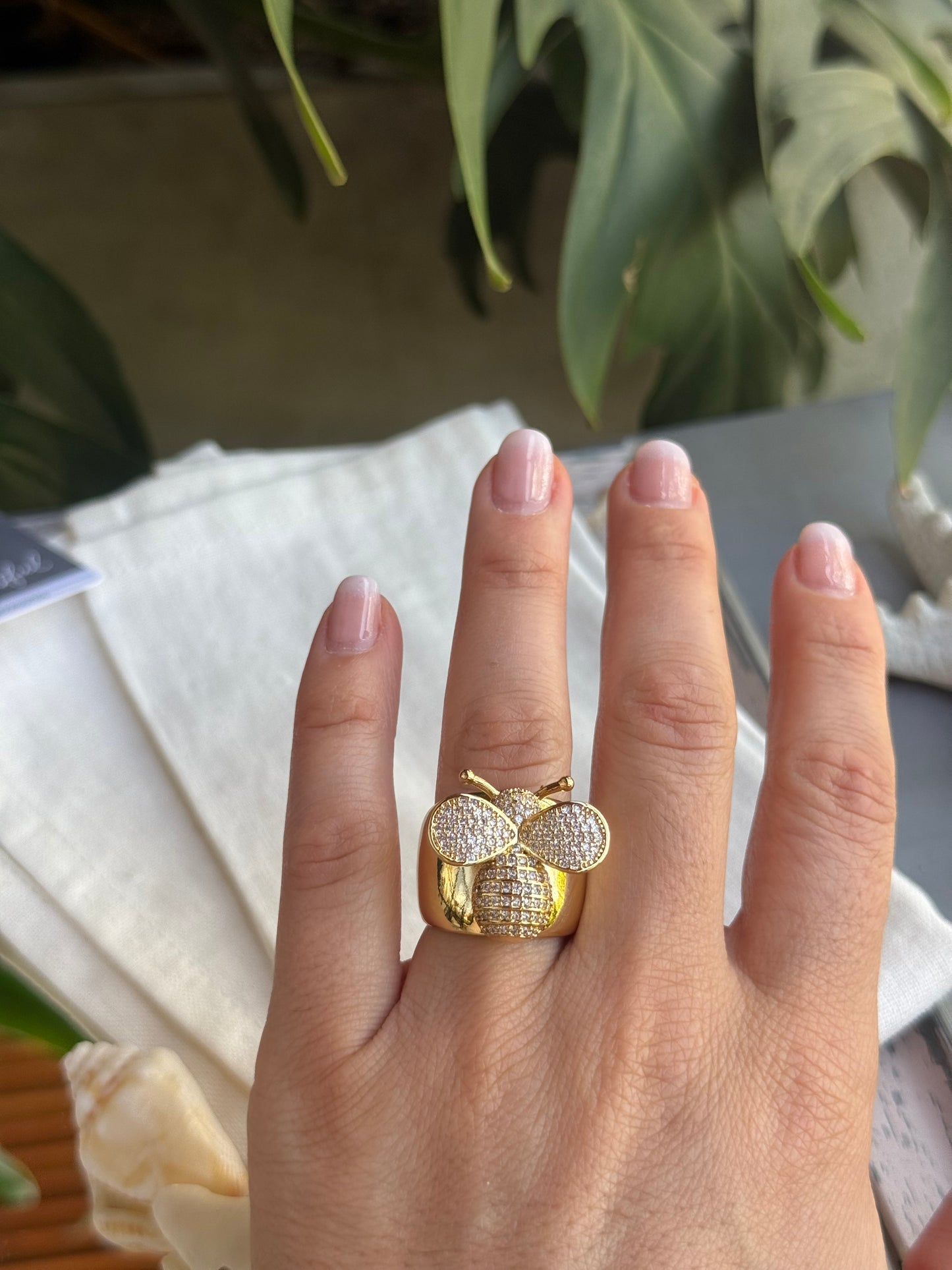 Anillo abeja rodinado