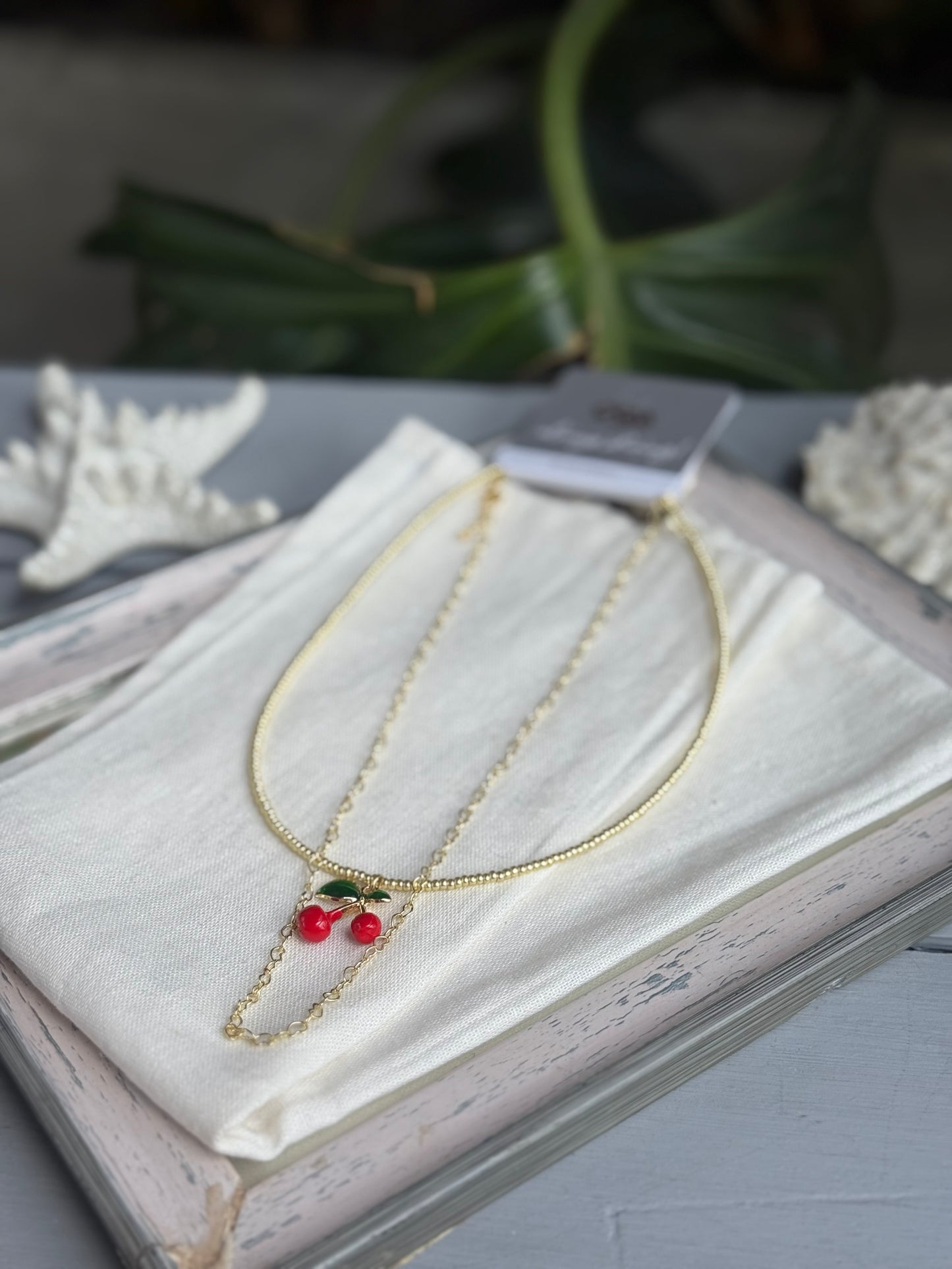 Collar doble mostacillas dije cerezas