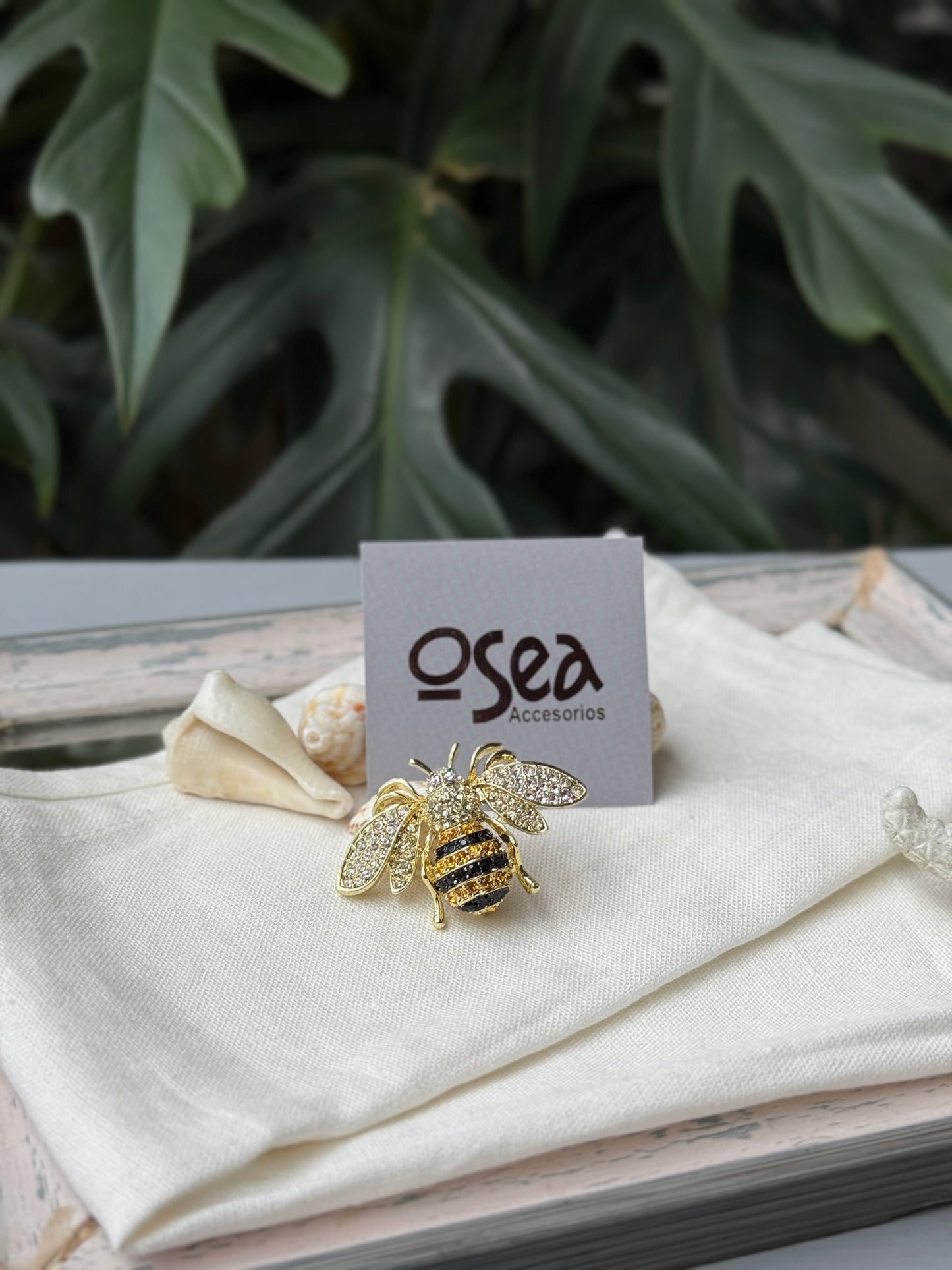 Prendedor abeja