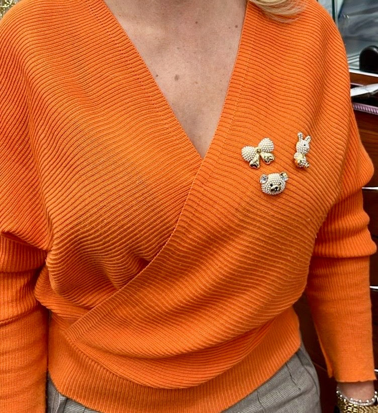 Pin o prendedor con perlas de moño, oso o elefante