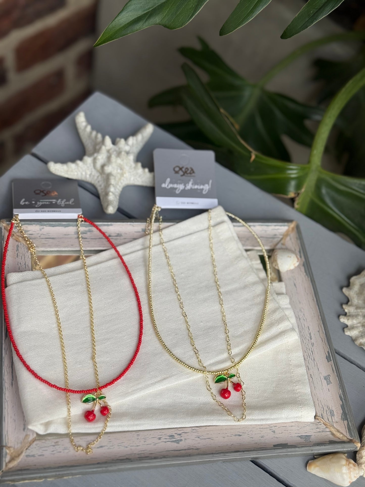 Collar doble mostacillas dije cerezas