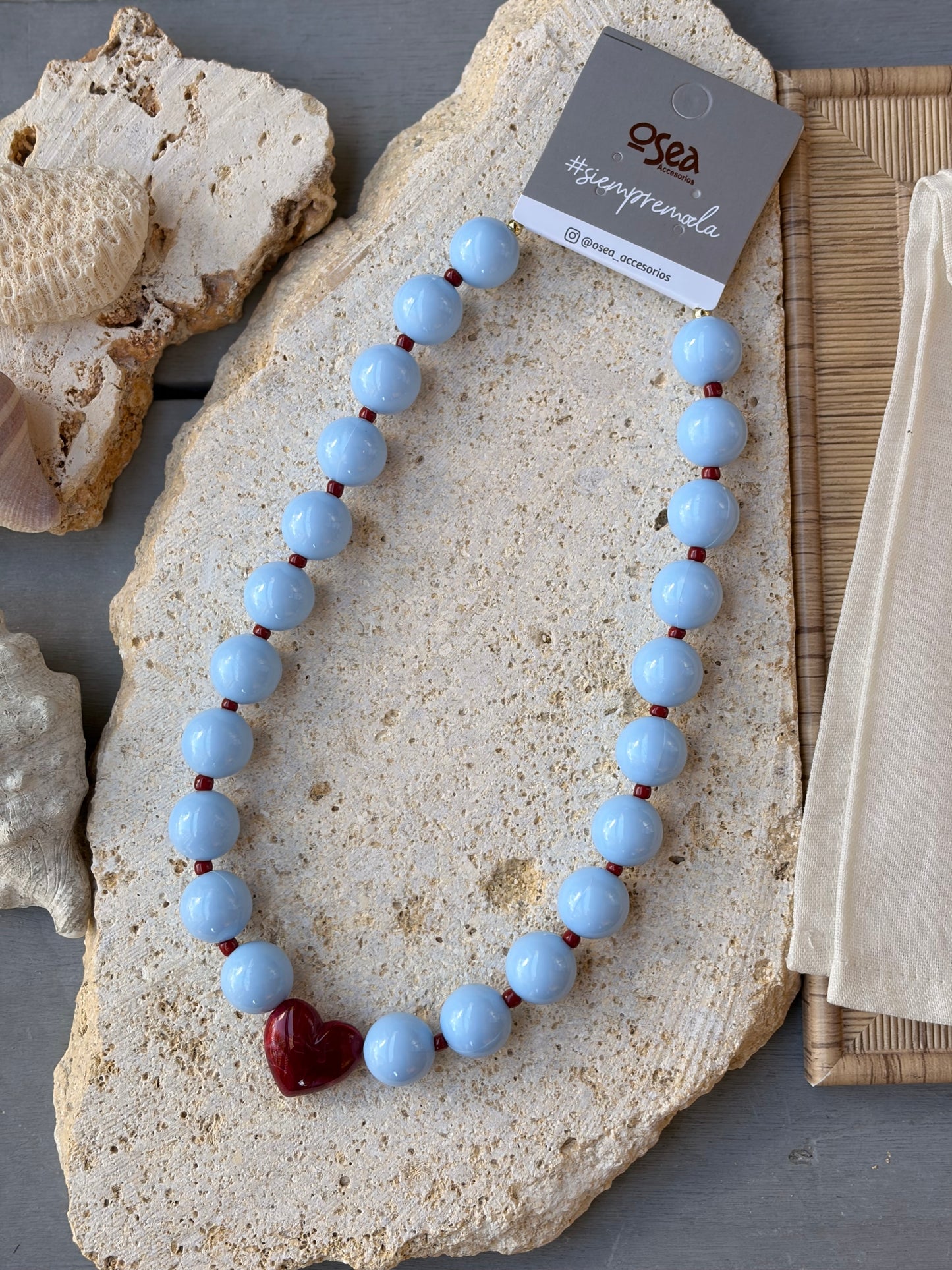 Collar bolas azules dije corazón degradé