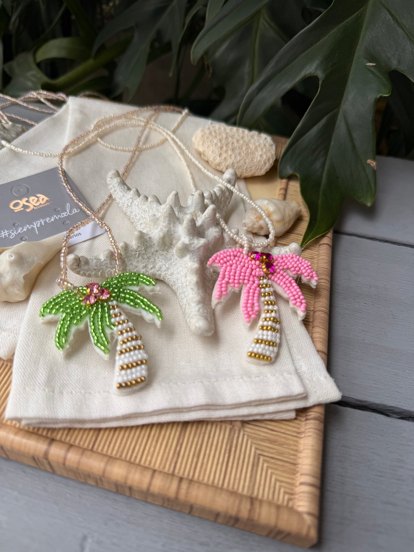 Collar palmera en mostacilla