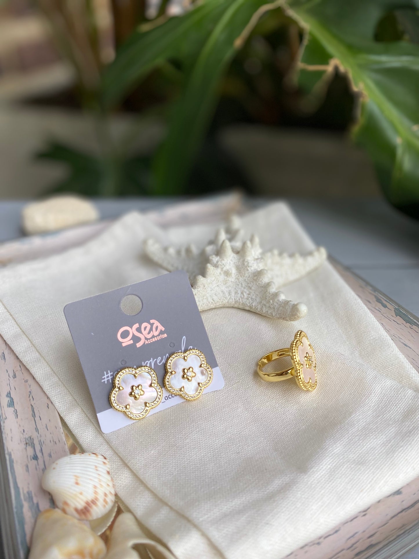 Set o conjunto anillo y topos flor nácar