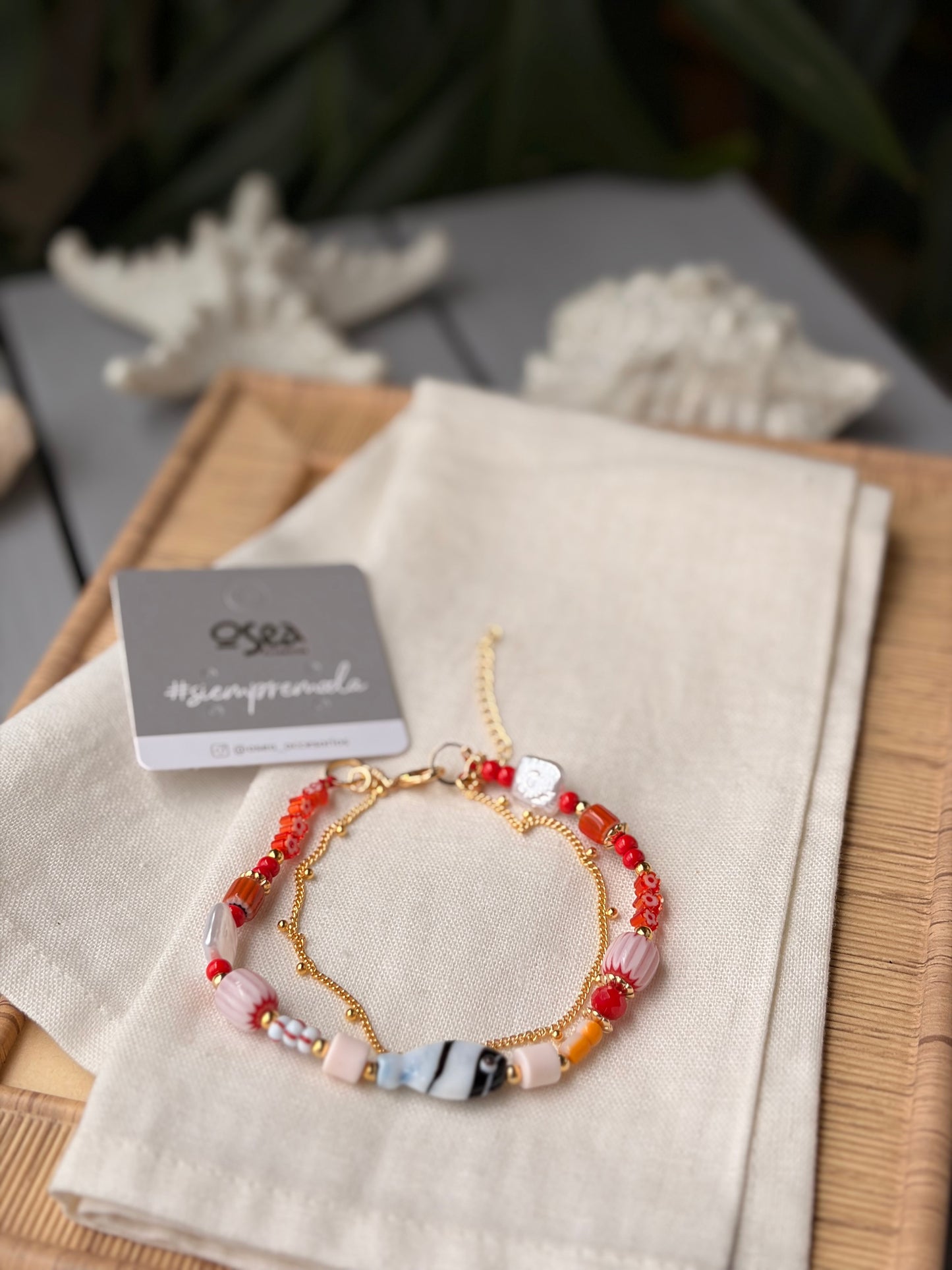 Tobillera doble: cadena e hilo con dijes